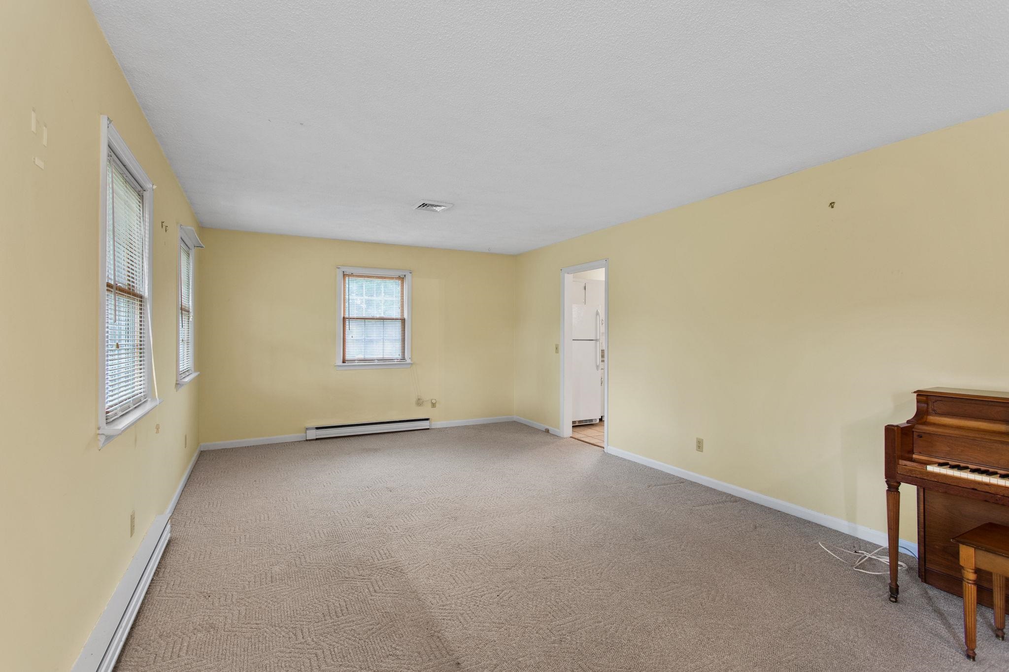 206 BELMONT DR, ROCKINGHAM, Virginia 22801, 3 Bedrooms Bedrooms, ,2 BathroomsBathrooms,Residential,206 BELMONT DR,679799 MLS # 679799