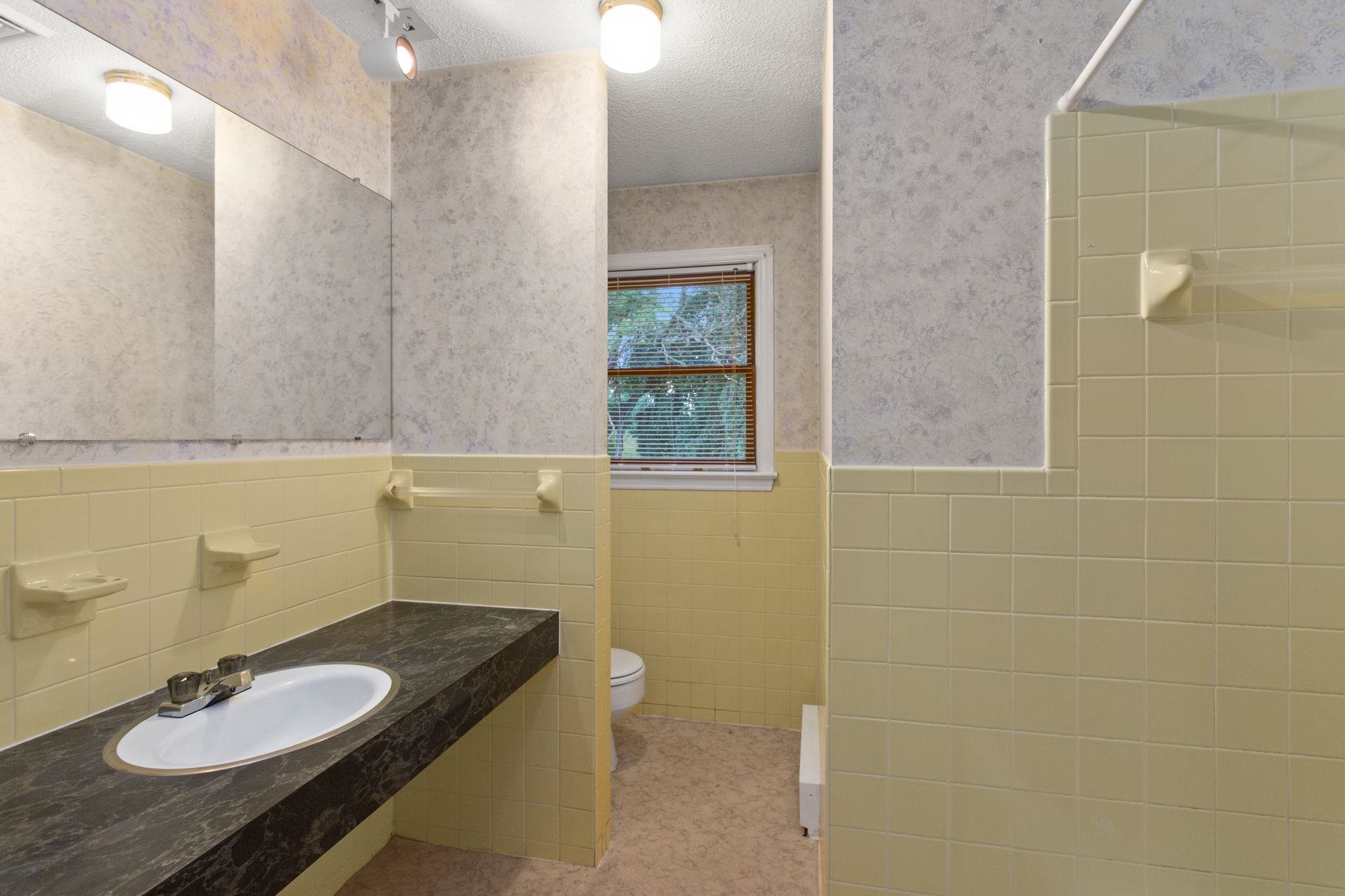 206 BELMONT DR, ROCKINGHAM, Virginia 22801, 3 Bedrooms Bedrooms, ,2 BathroomsBathrooms,Residential,206 BELMONT DR,679799 MLS # 679799