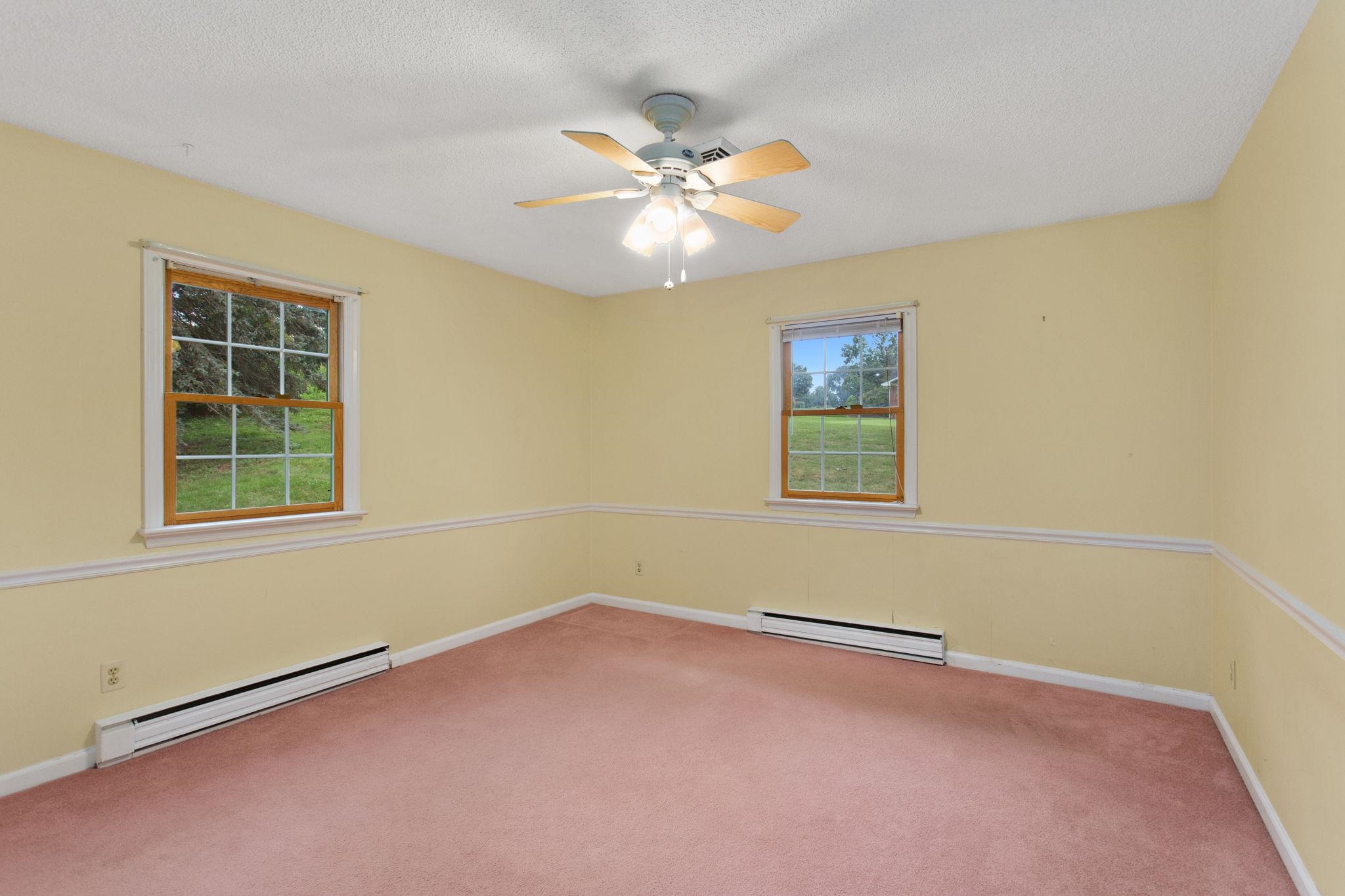 206 BELMONT DR, ROCKINGHAM, Virginia 22801, 3 Bedrooms Bedrooms, ,2 BathroomsBathrooms,Residential,206 BELMONT DR,679799 MLS # 679799