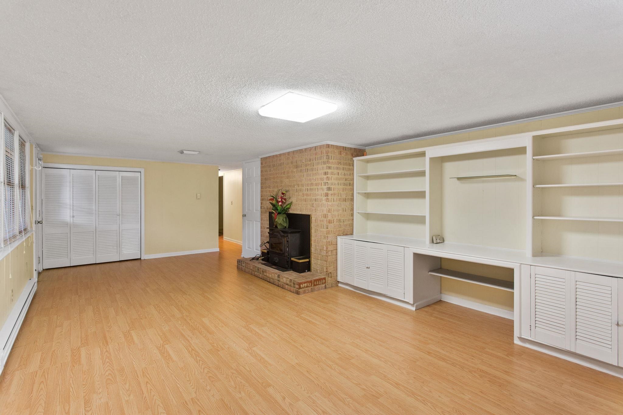 206 BELMONT DR, ROCKINGHAM, Virginia 22801, 3 Bedrooms Bedrooms, ,2 BathroomsBathrooms,Residential,206 BELMONT DR,679799 MLS # 679799