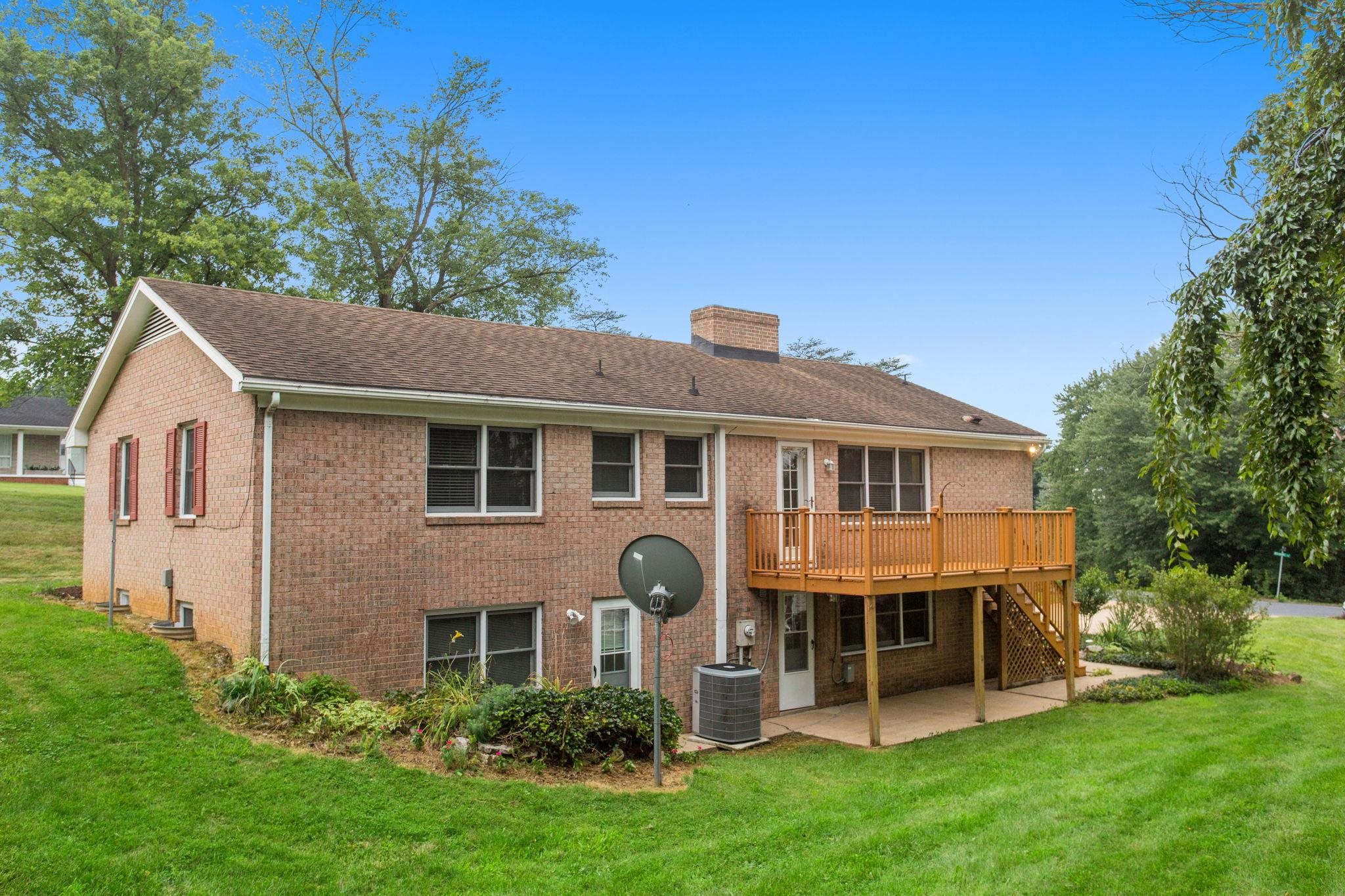 206 BELMONT DR, ROCKINGHAM, Virginia 22801, 3 Bedrooms Bedrooms, ,2 BathroomsBathrooms,Residential,206 BELMONT DR,679799 MLS # 679799