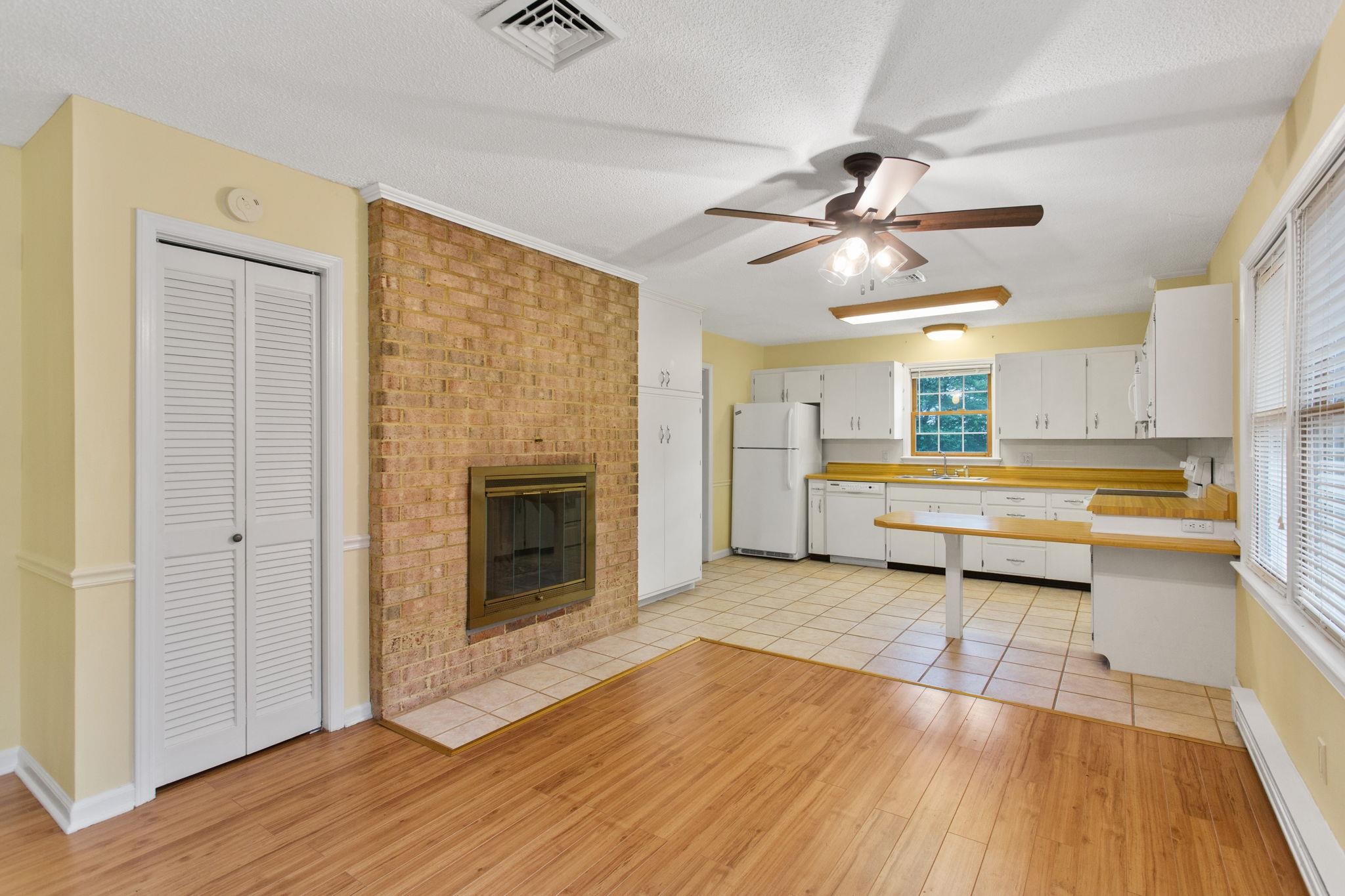 206 BELMONT DR, ROCKINGHAM, Virginia 22801, 3 Bedrooms Bedrooms, ,2 BathroomsBathrooms,Residential,206 BELMONT DR,679799 MLS # 679799
