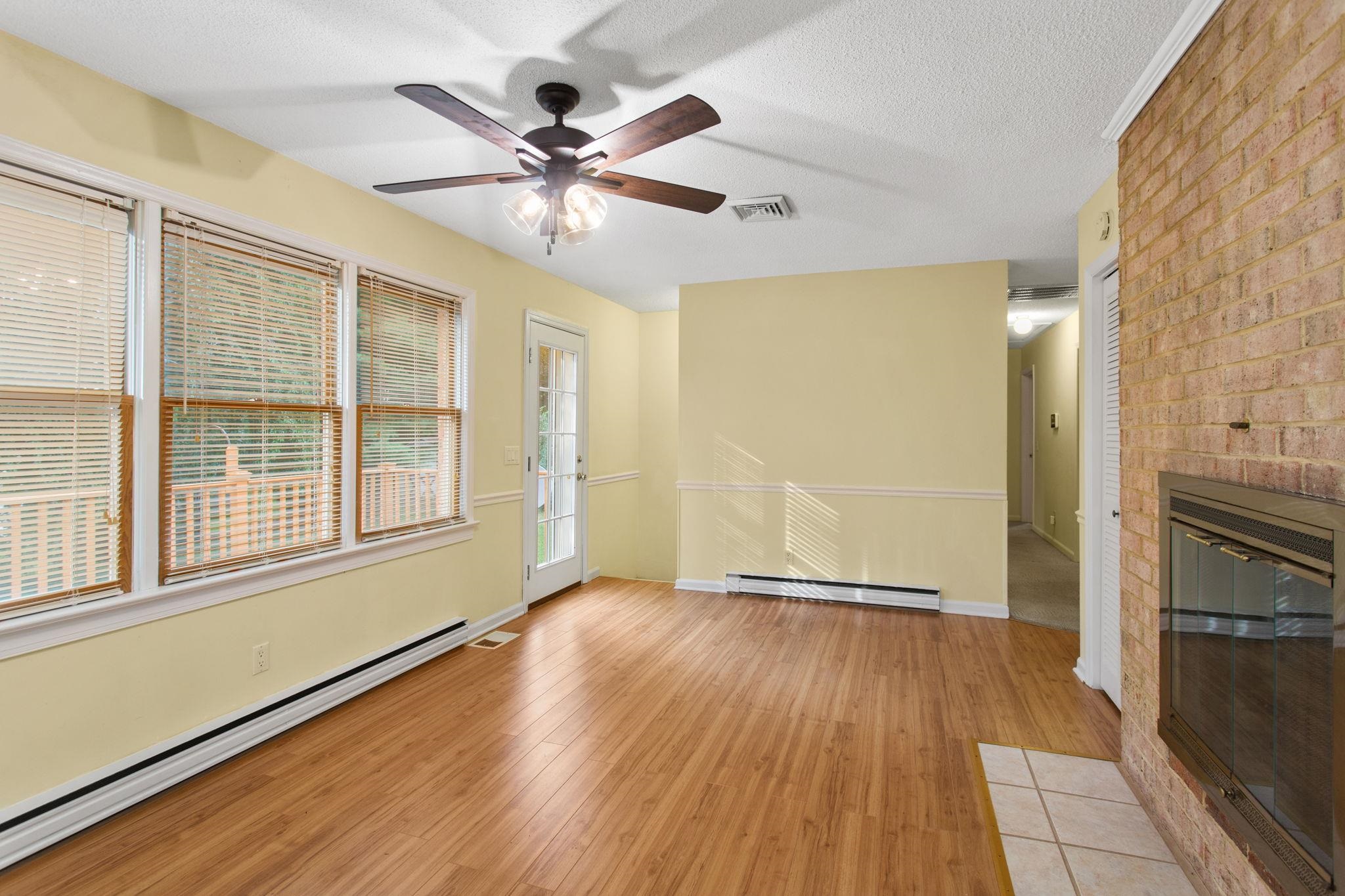 206 BELMONT DR, ROCKINGHAM, Virginia 22801, 3 Bedrooms Bedrooms, ,2 BathroomsBathrooms,Residential,206 BELMONT DR,679799 MLS # 679799
