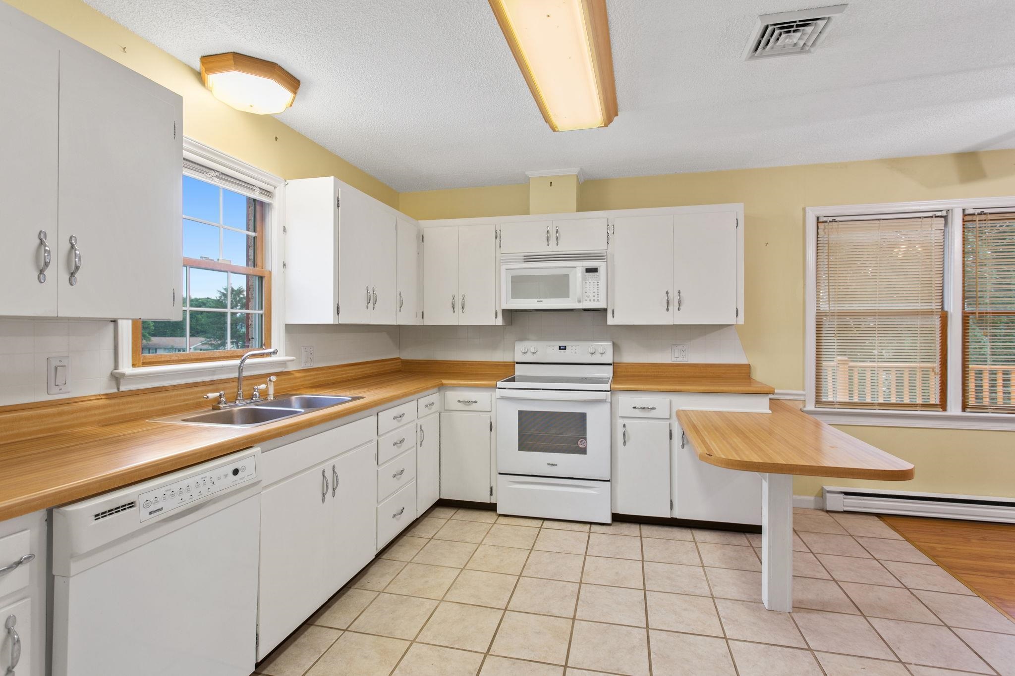 206 BELMONT DR, ROCKINGHAM, Virginia 22801, 3 Bedrooms Bedrooms, ,2 BathroomsBathrooms,Residential,206 BELMONT DR,679799 MLS # 679799