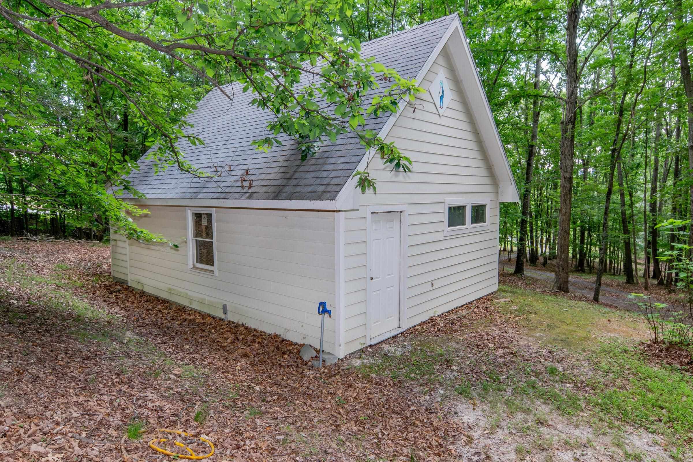 190 HENRY HILL DR, FAIRFIELD, Virginia 24435, 4 Bedrooms Bedrooms, ,4 BathroomsBathrooms,Residential,190 Henry Hill Dr Fairfield, VA 24435,190 HENRY HILL DR,679801 MLS # 679801 190 HENRY HILL DR, FAIRFIELD, Virginia 24435, 4 Bedrooms Bedrooms, ,4 BathroomsBathrooms,Residential,190 Henry Hill Dr Fairfield, VA 24435,190 HENRY HILL DR,679801 MLS # 679801