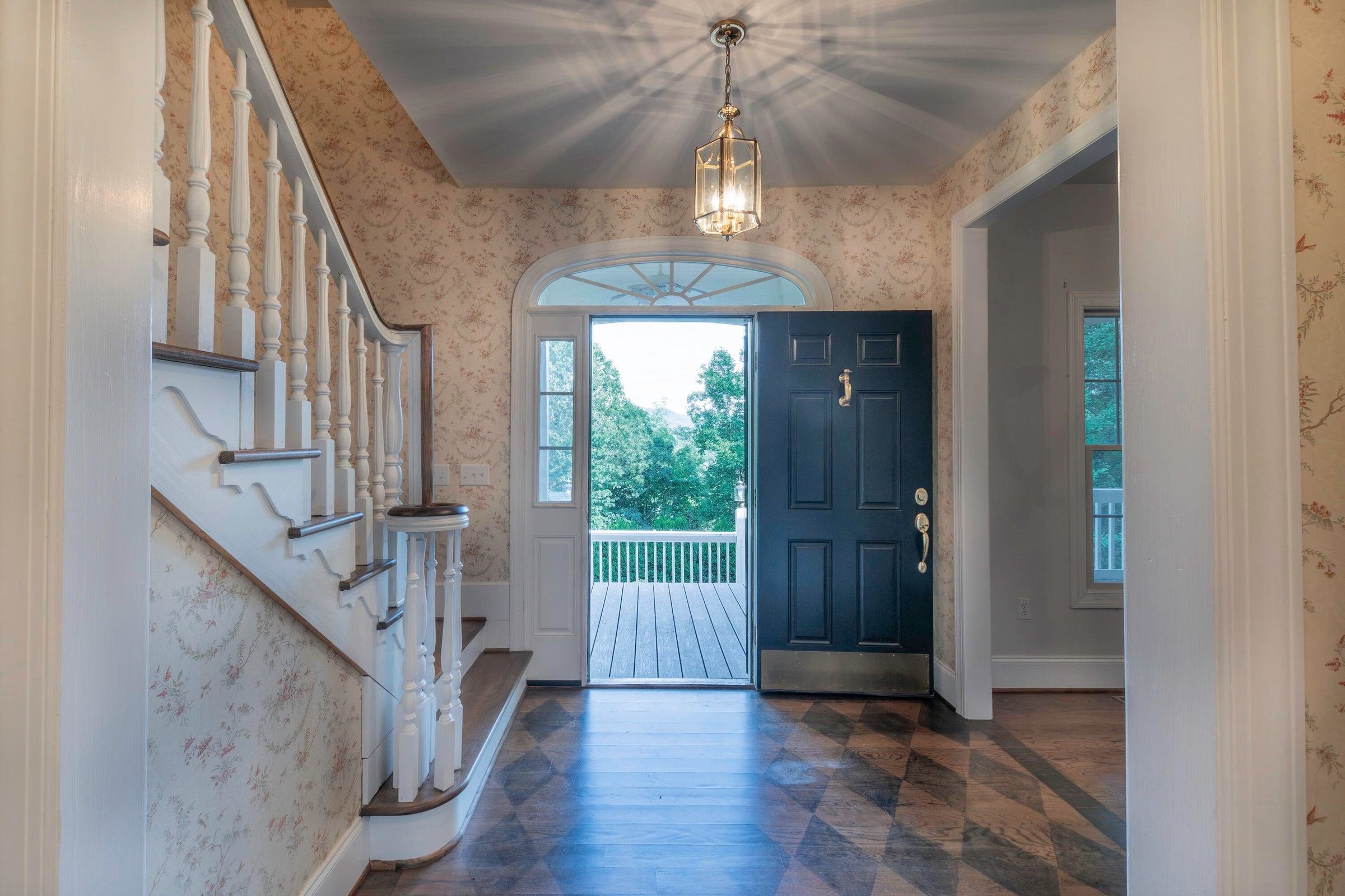 Warm and inviting entrance. Warm and inviting entrance.