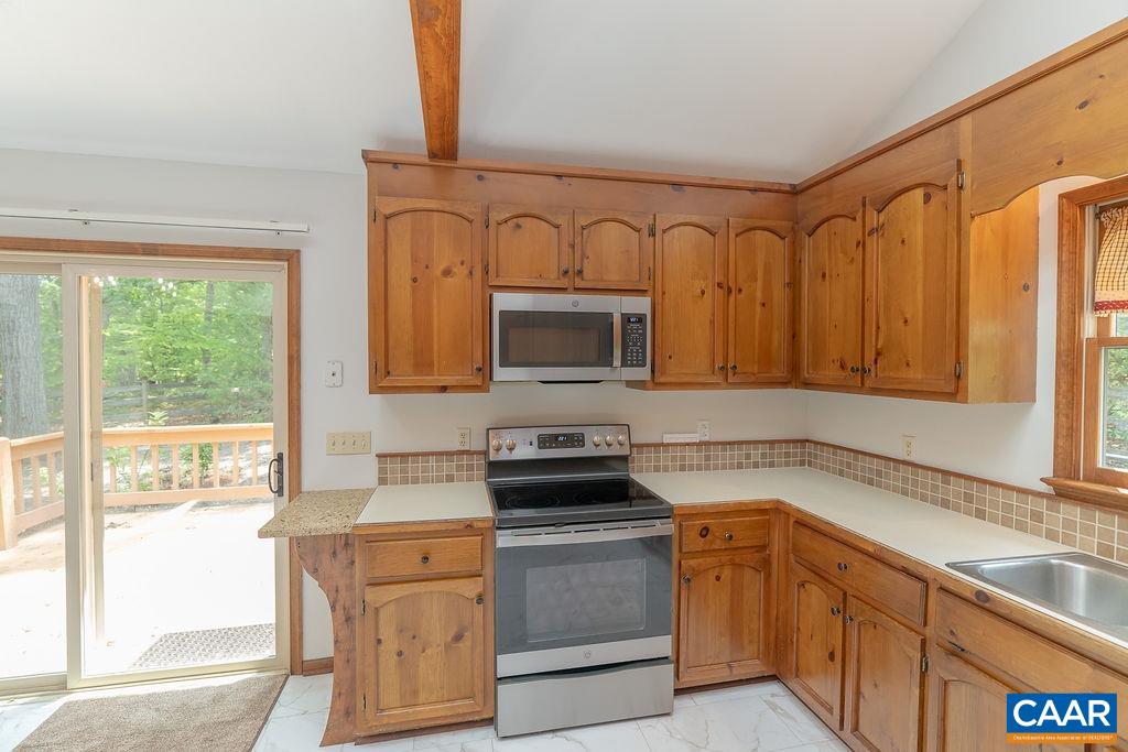 9 CHIPPEWA LN, PALMYRA, Virginia 22963, 3 Bedrooms Bedrooms, ,2 BathroomsBathrooms,Residential,9 CHIPPEWA LN,679805 MLS # 679805 9 CHIPPEWA LN, PALMYRA, Virginia 22963, 3 Bedrooms Bedrooms, ,2 BathroomsBathrooms,Residential,9 CHIPPEWA LN,679805 MLS # 679805