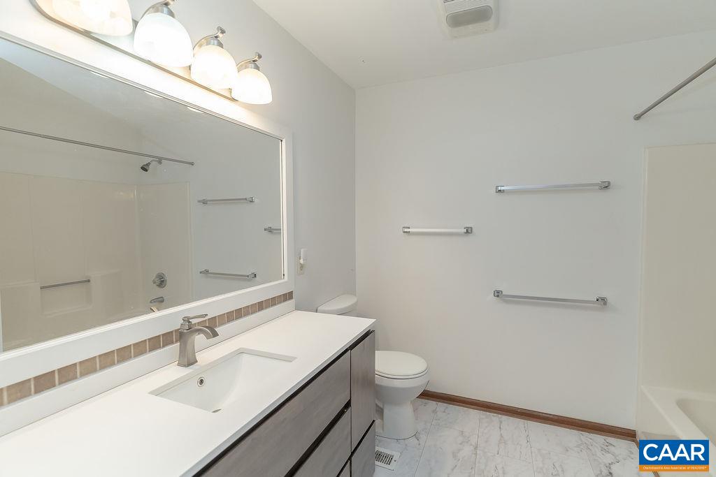 9 CHIPPEWA LN, PALMYRA, Virginia 22963, 3 Bedrooms Bedrooms, ,2 BathroomsBathrooms,Residential,9 CHIPPEWA LN,679805 MLS # 679805 9 CHIPPEWA LN, PALMYRA, Virginia 22963, 3 Bedrooms Bedrooms, ,2 BathroomsBathrooms,Residential,9 CHIPPEWA LN,679805 MLS # 679805