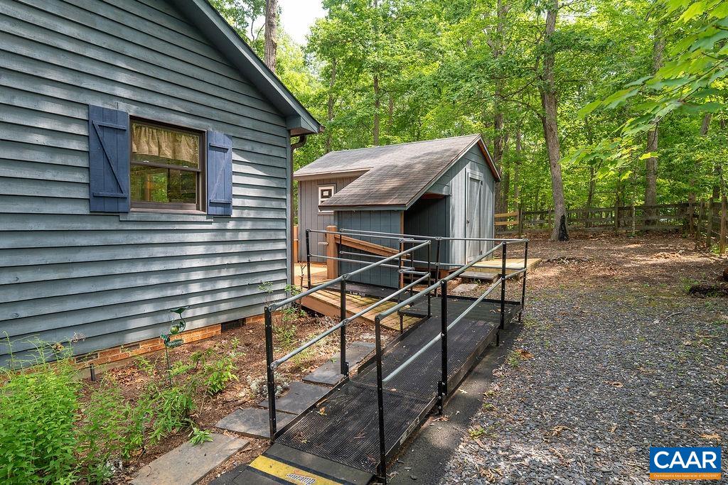 9 CHIPPEWA LN, PALMYRA, Virginia 22963, 3 Bedrooms Bedrooms, ,2 BathroomsBathrooms,Residential,9 CHIPPEWA LN,679805 MLS # 679805 9 CHIPPEWA LN, PALMYRA, Virginia 22963, 3 Bedrooms Bedrooms, ,2 BathroomsBathrooms,Residential,9 CHIPPEWA LN,679805 MLS # 679805