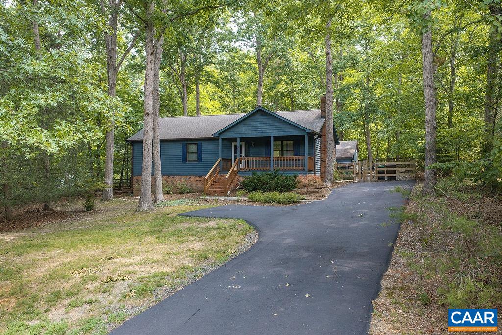 9 CHIPPEWA LN, PALMYRA, Virginia 22963, 3 Bedrooms Bedrooms, ,2 BathroomsBathrooms,Residential,9 CHIPPEWA LN,679805 MLS # 679805 9 CHIPPEWA LN, PALMYRA, Virginia 22963, 3 Bedrooms Bedrooms, ,2 BathroomsBathrooms,Residential,9 CHIPPEWA LN,679805 MLS # 679805