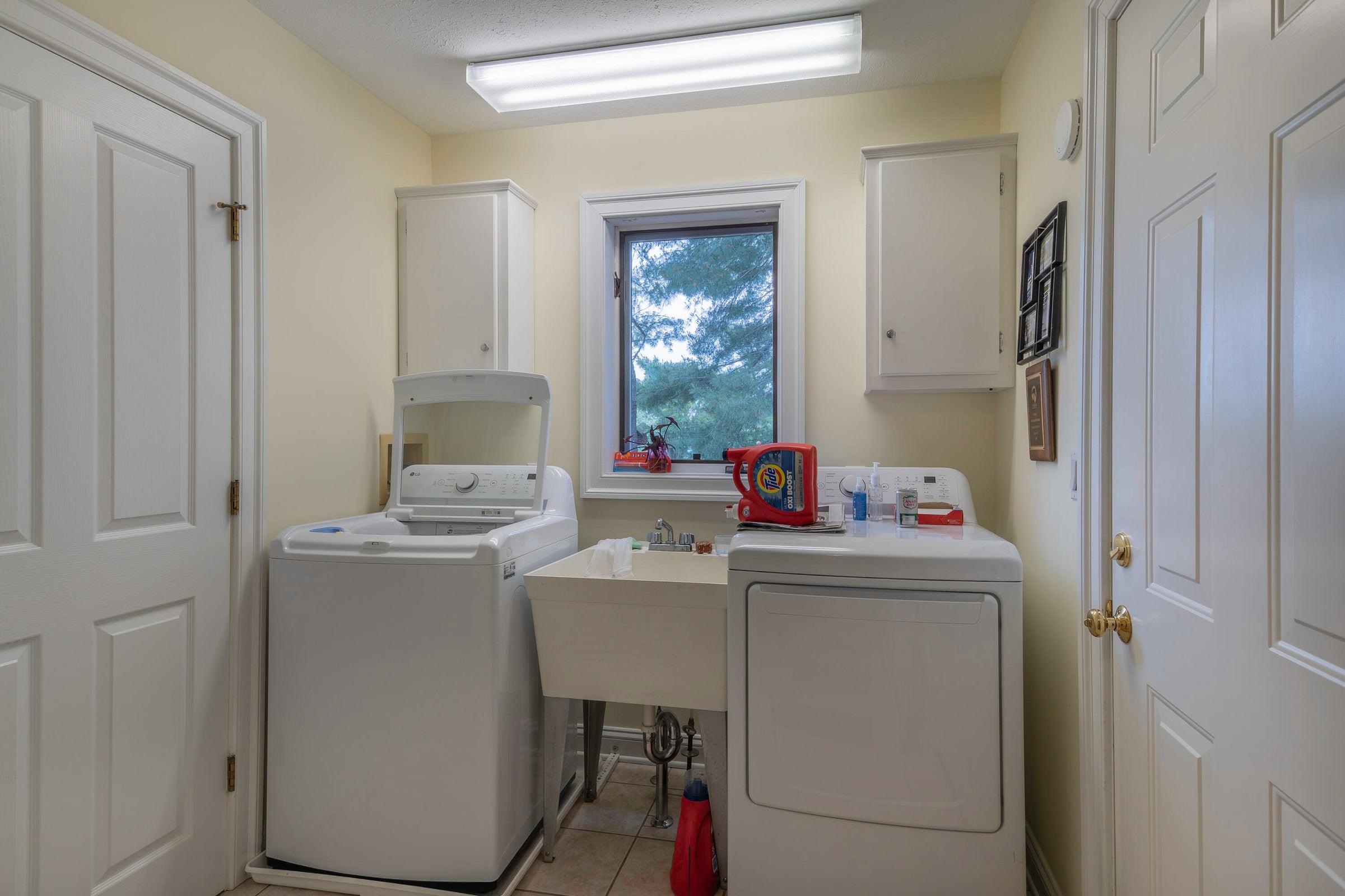 Laundry & Utility Room. Washer & dryer replaced in 2024 Laundry & Utility Room. Washer & dryer replaced in 2024