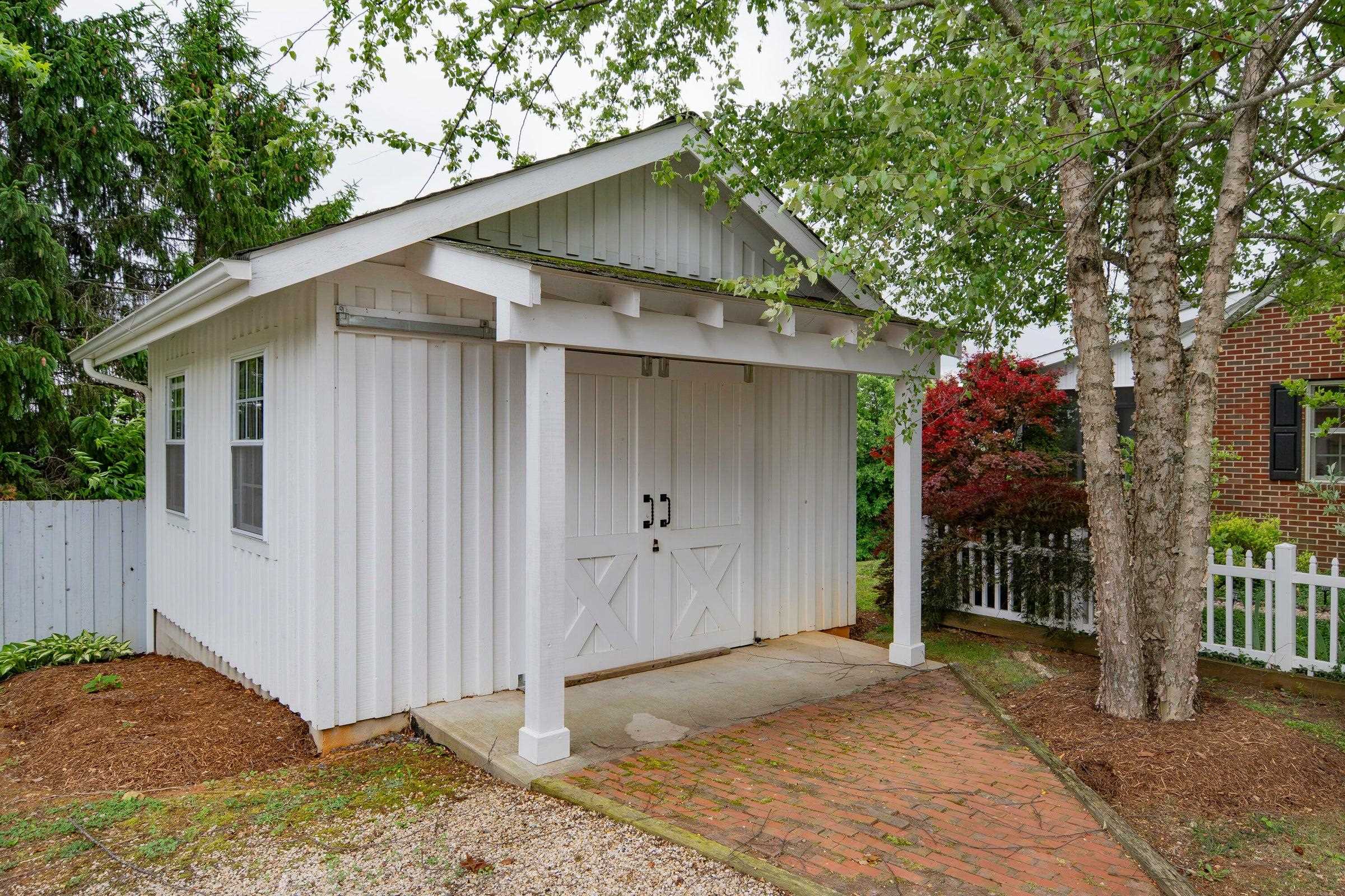 1274 MAURY RIVER RD, LEXINGTON, Virginia 24450, 3 Bedrooms Bedrooms, ,2 BathroomsBathrooms,Residential,1274 Maury River Rd Lexington, VA 24450,1274 MAURY RIVER RD,679812 MLS # 679812 1274 MAURY RIVER RD, LEXINGTON, Virginia 24450, 3 Bedrooms Bedrooms, ,2 BathroomsBathrooms,Residential,1274 Maury River Rd Lexington, VA 24450,1274 MAURY RIVER RD,679812 MLS # 679812