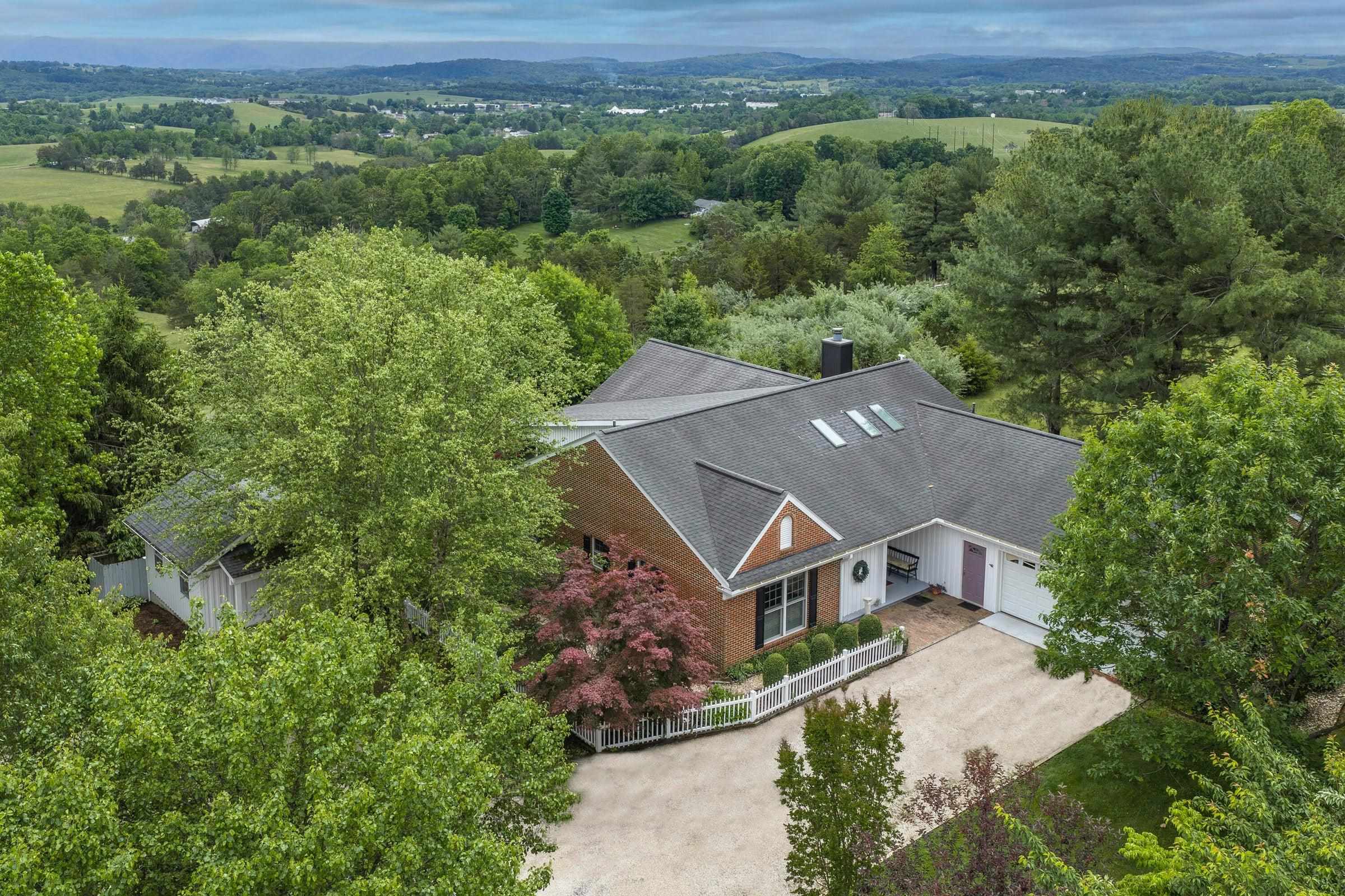 1274 MAURY RIVER RD, LEXINGTON, Virginia 24450, 3 Bedrooms Bedrooms, ,2 BathroomsBathrooms,Residential,1274 Maury River Rd Lexington, VA 24450,1274 MAURY RIVER RD,679812 MLS # 679812 1274 MAURY RIVER RD, LEXINGTON, Virginia 24450, 3 Bedrooms Bedrooms, ,2 BathroomsBathrooms,Residential,1274 Maury River Rd Lexington, VA 24450,1274 MAURY RIVER RD,679812 MLS # 679812