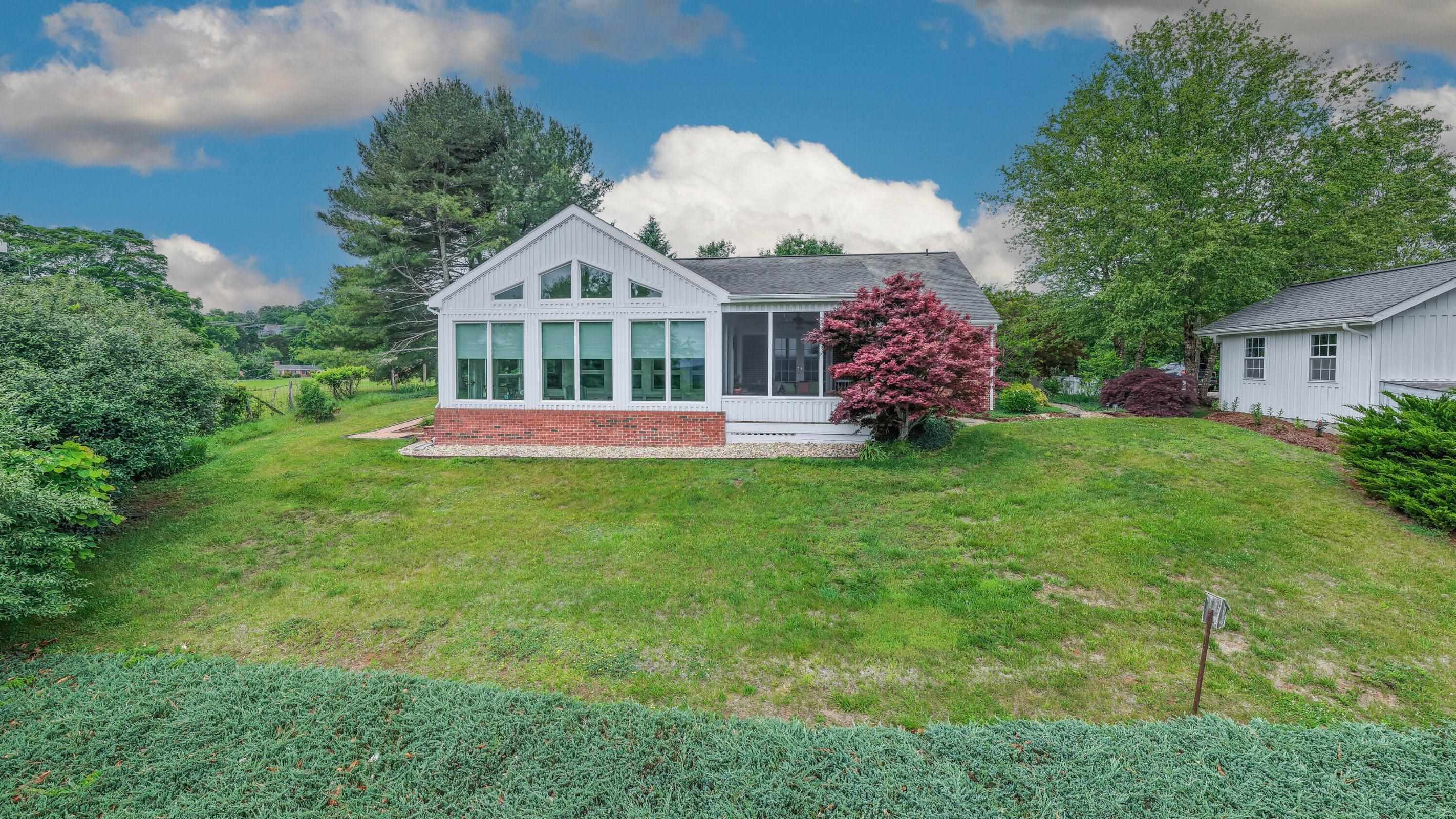 1274 MAURY RIVER RD, LEXINGTON, Virginia 24450, 3 Bedrooms Bedrooms, ,2 BathroomsBathrooms,Residential,1274 Maury River Rd Lexington, VA 24450,1274 MAURY RIVER RD,679812 MLS # 679812 1274 MAURY RIVER RD, LEXINGTON, Virginia 24450, 3 Bedrooms Bedrooms, ,2 BathroomsBathrooms,Residential,1274 Maury River Rd Lexington, VA 24450,1274 MAURY RIVER RD,679812 MLS # 679812