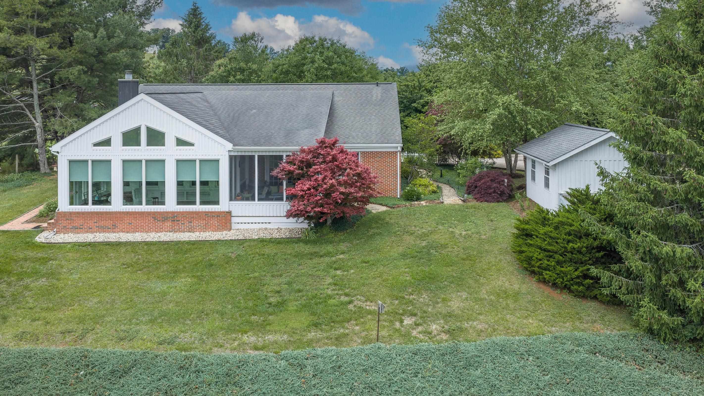 1274 MAURY RIVER RD, LEXINGTON, Virginia 24450, 3 Bedrooms Bedrooms, ,2 BathroomsBathrooms,Residential,1274 Maury River Rd Lexington, VA 24450,1274 MAURY RIVER RD,679812 MLS # 679812 1274 MAURY RIVER RD, LEXINGTON, Virginia 24450, 3 Bedrooms Bedrooms, ,2 BathroomsBathrooms,Residential,1274 Maury River Rd Lexington, VA 24450,1274 MAURY RIVER RD,679812 MLS # 679812