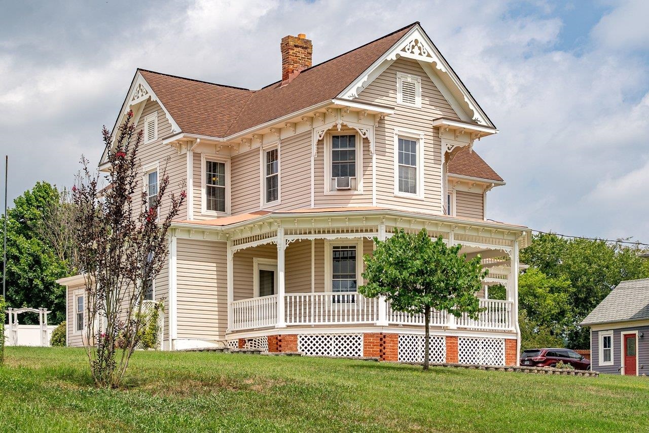 102 HOUFF RD, WEYERS CAVE, Virginia 24486, 4 Bedrooms Bedrooms, ,2 BathroomsBathrooms,Residential,Timeless Victorian with Lovely Courtyard,102 HOUFF RD,679822 MLS # 679822 102 HOUFF RD, WEYERS CAVE, Virginia 24486, 4 Bedrooms Bedrooms, ,2 BathroomsBathrooms,Residential,Timeless Victorian with Lovely Courtyard,102 HOUFF RD,679822 MLS # 679822