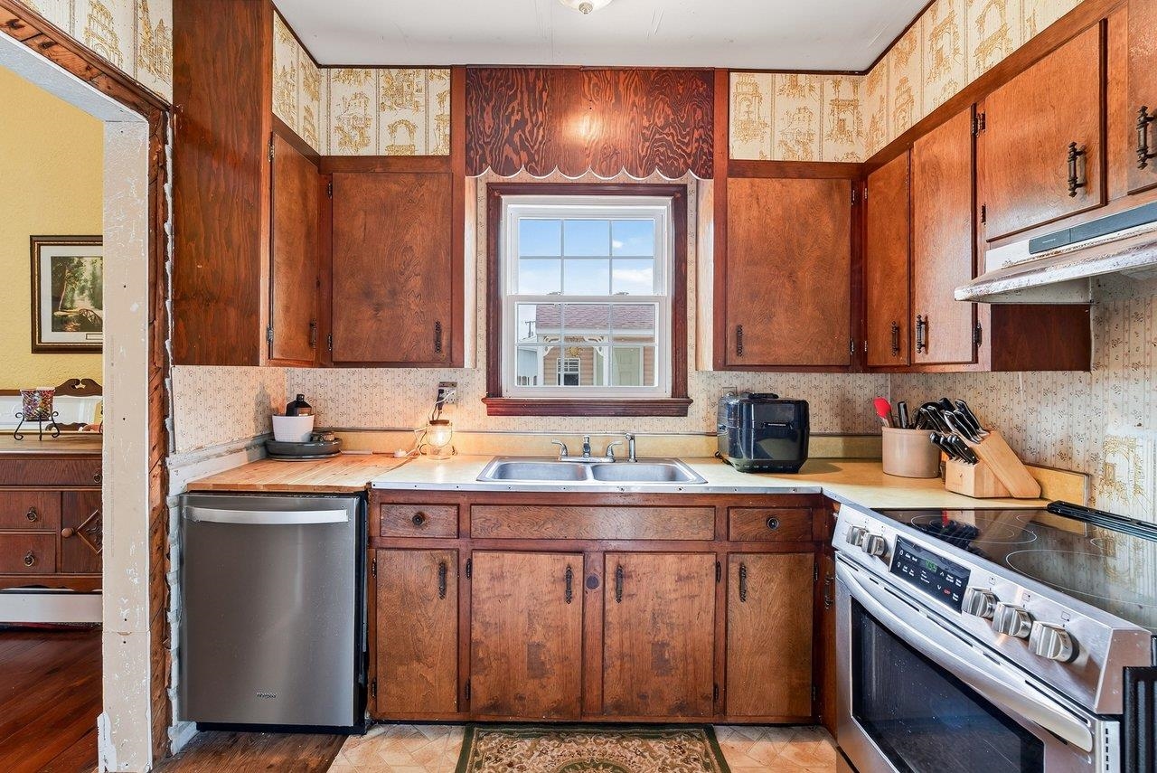 102 HOUFF RD, WEYERS CAVE, Virginia 24486, 4 Bedrooms Bedrooms, ,2 BathroomsBathrooms,Residential,Timeless Victorian with Lovely Courtyard,102 HOUFF RD,679822 MLS # 679822 102 HOUFF RD, WEYERS CAVE, Virginia 24486, 4 Bedrooms Bedrooms, ,2 BathroomsBathrooms,Residential,Timeless Victorian with Lovely Courtyard,102 HOUFF RD,679822 MLS # 679822