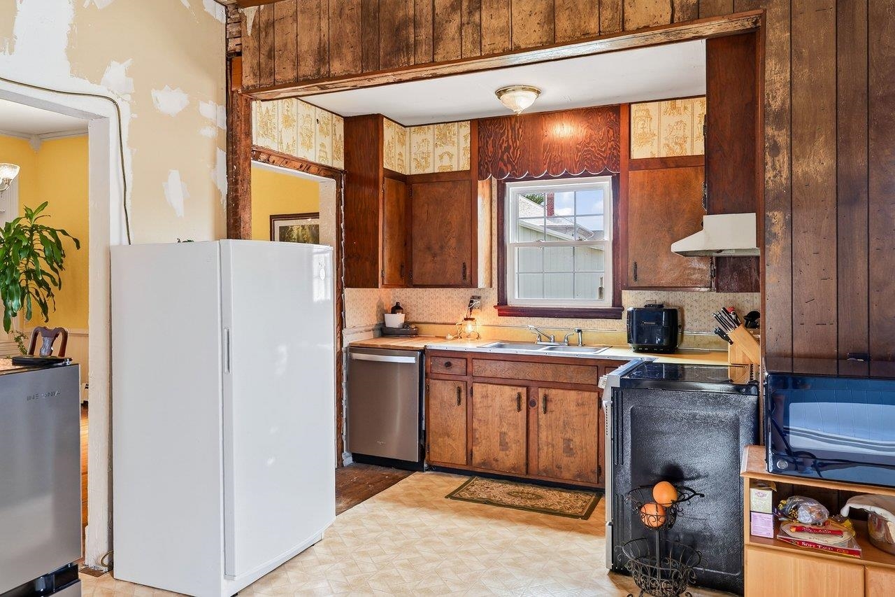 102 HOUFF RD, WEYERS CAVE, Virginia 24486, 4 Bedrooms Bedrooms, ,2 BathroomsBathrooms,Residential,Timeless Victorian with Lovely Courtyard,102 HOUFF RD,679822 MLS # 679822 102 HOUFF RD, WEYERS CAVE, Virginia 24486, 4 Bedrooms Bedrooms, ,2 BathroomsBathrooms,Residential,Timeless Victorian with Lovely Courtyard,102 HOUFF RD,679822 MLS # 679822