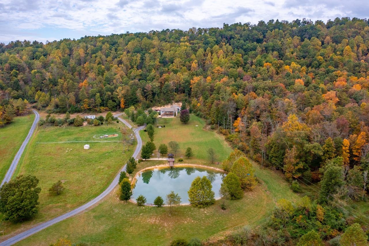 93 POPLAR RIDGE LN, CRAIGSVILLE, Virginia 24430, 4 Bedrooms Bedrooms, ,3 BathroomsBathrooms,Residential,93 POPLAR RIDGE LN,679824 MLS # 679824