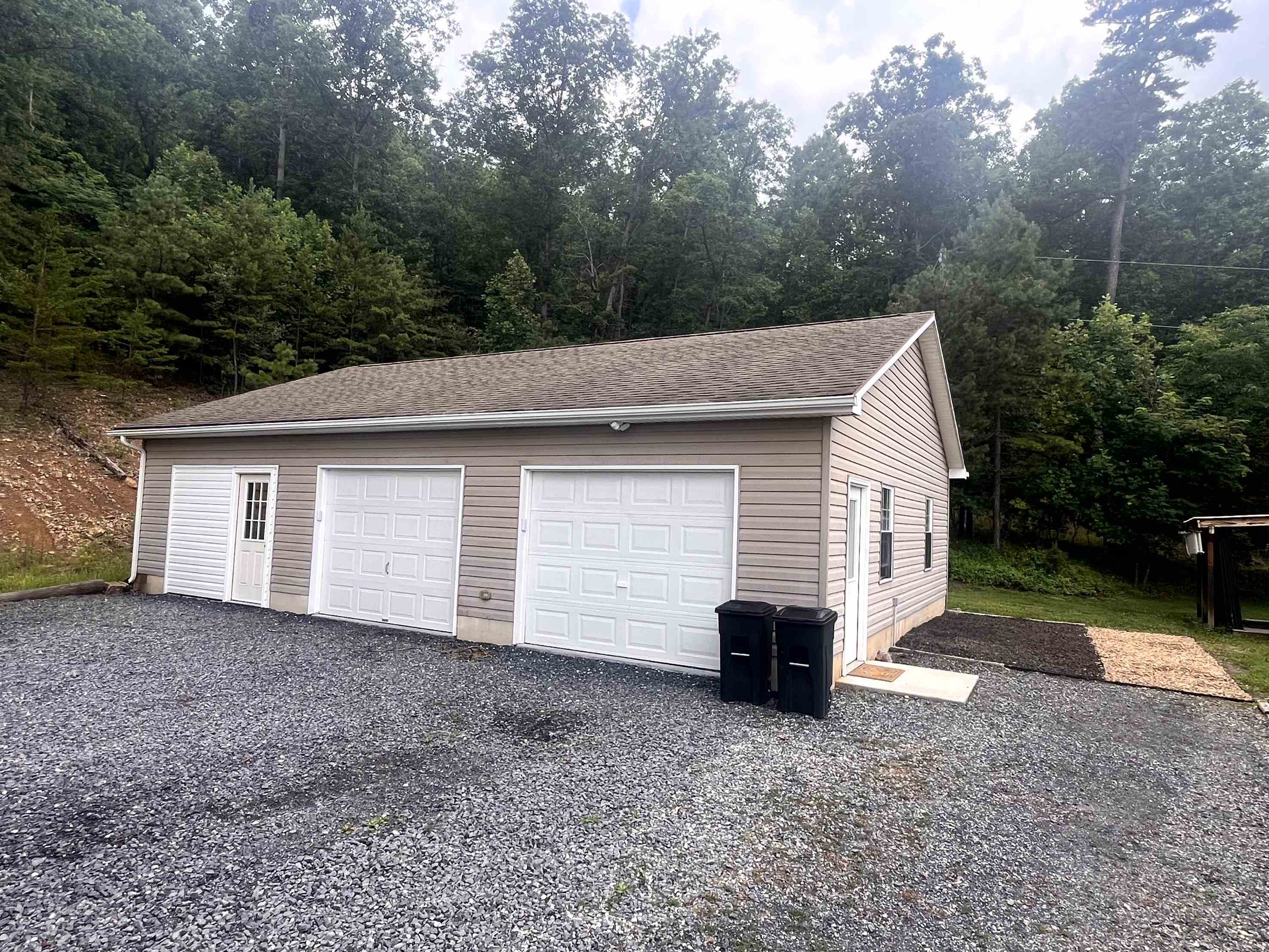 93 POPLAR RIDGE LN, CRAIGSVILLE, Virginia 24430, 4 Bedrooms Bedrooms, ,3 BathroomsBathrooms,Residential,93 POPLAR RIDGE LN,679824 MLS # 679824