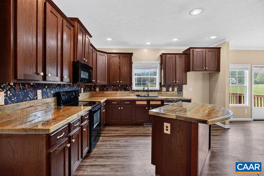 462 BURCHS CREEK RD, CROZET, Virginia 22932, 3 Bedrooms Bedrooms, ,2 BathroomsBathrooms,Residential,462 BURCHS CREEK RD,679825 MLS # 679825