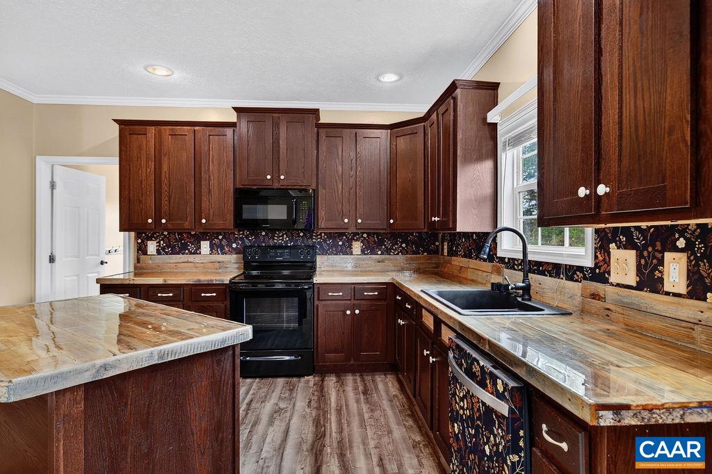 462 BURCHS CREEK RD, CROZET, Virginia 22932, 3 Bedrooms Bedrooms, ,2 BathroomsBathrooms,Residential,462 BURCHS CREEK RD,679825 MLS # 679825