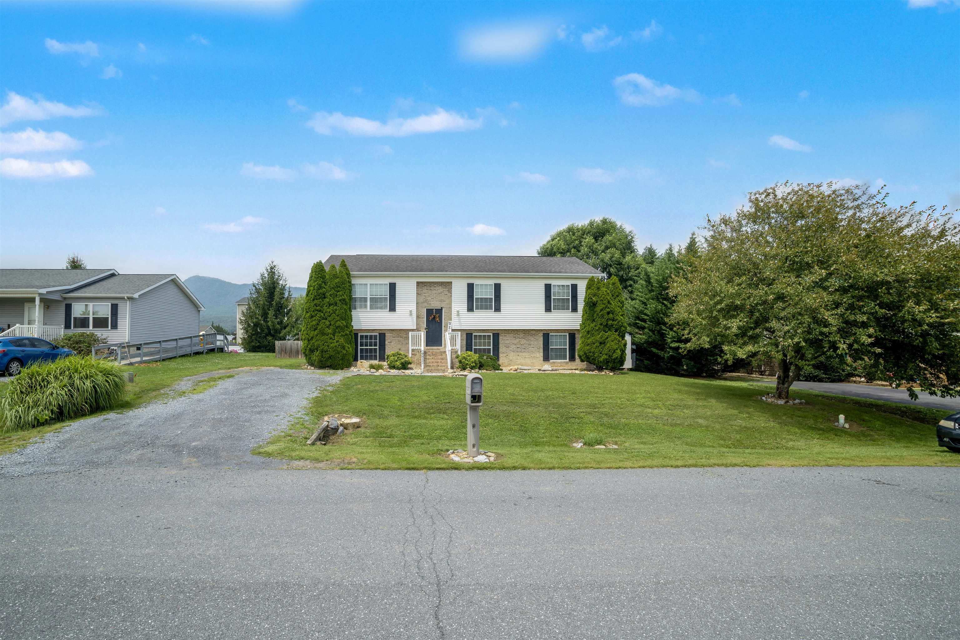 9417 MILLET CIR, MCGAHEYSVILLE, Virginia 22840, 4 Bedrooms Bedrooms, ,3 BathroomsBathrooms,Residential,9417 MILLET CIR,679830 MLS # 679830 9417 MILLET CIR, MCGAHEYSVILLE, Virginia 22840, 4 Bedrooms Bedrooms, ,3 BathroomsBathrooms,Residential,9417 MILLET CIR,679830 MLS # 679830