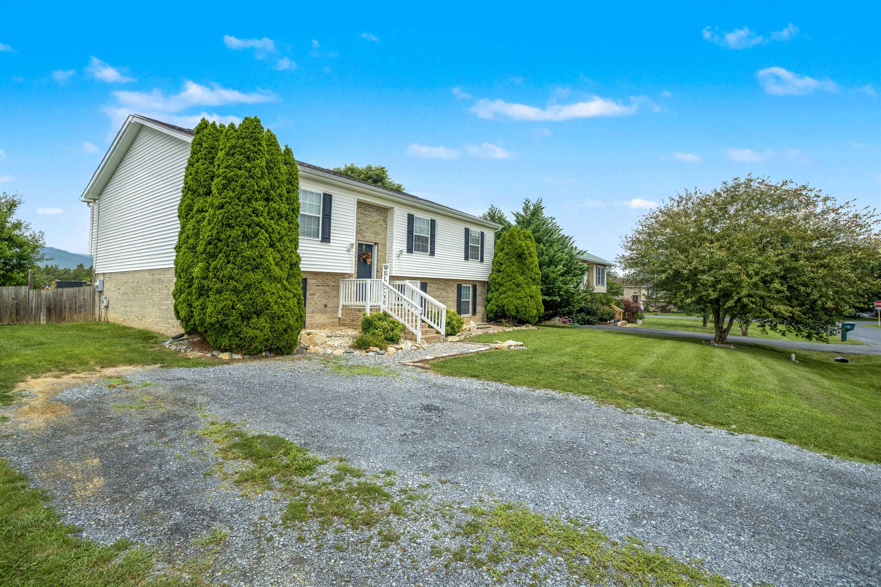9417 MILLET CIR, MCGAHEYSVILLE, Virginia 22840, 4 Bedrooms Bedrooms, ,3 BathroomsBathrooms,Residential,9417 MILLET CIR,679830 MLS # 679830 9417 MILLET CIR, MCGAHEYSVILLE, Virginia 22840, 4 Bedrooms Bedrooms, ,3 BathroomsBathrooms,Residential,9417 MILLET CIR,679830 MLS # 679830