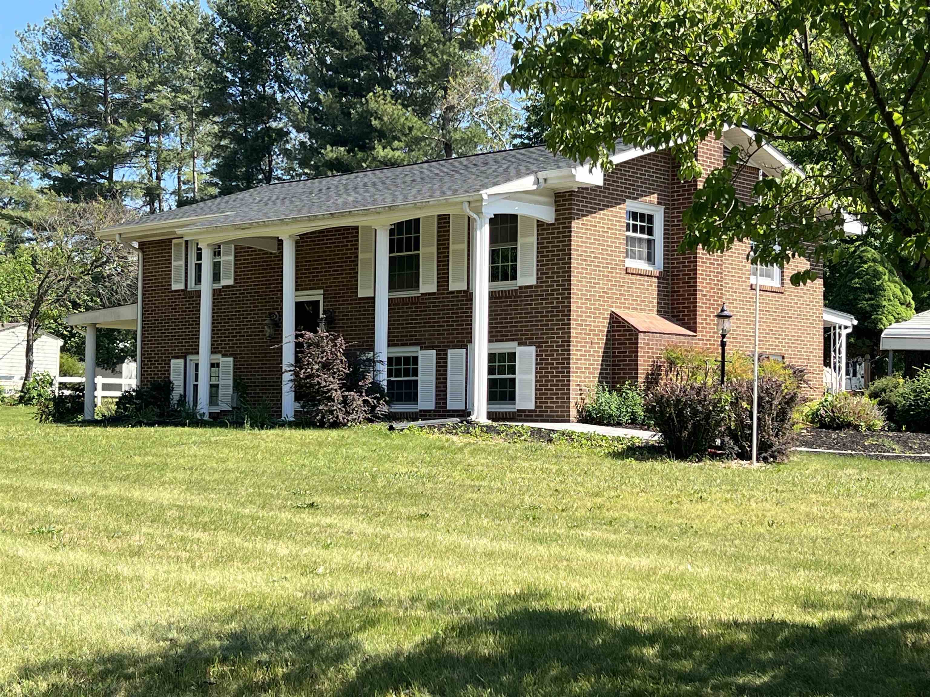 12 ESSEX RD, GROTTOES, Virginia 24441, 3 Bedrooms Bedrooms, ,2 BathroomsBathrooms,Residential,12 ESSEX RD,672016 MLS # 672016 12 ESSEX RD, GROTTOES, Virginia 24441, 3 Bedrooms Bedrooms, ,2 BathroomsBathrooms,Residential,12 ESSEX RD,672016 MLS # 672016
