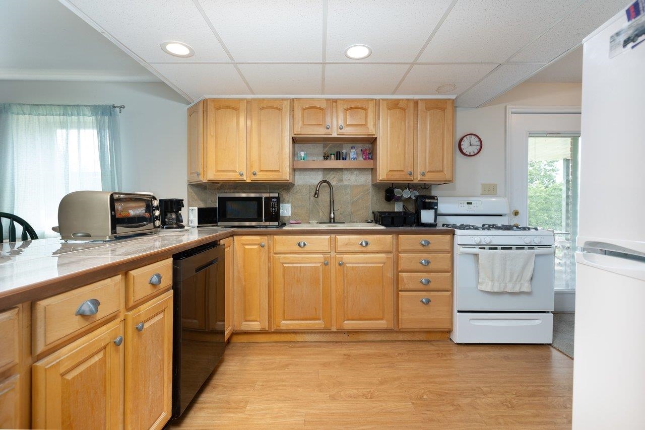107 DOGWOOD DR, BRIDGEWATER, Virginia 22812, 5 Bedrooms Bedrooms, ,3 BathroomsBathrooms,Residential,107 DOGWOOD DR,679831 MLS # 679831 107 DOGWOOD DR, BRIDGEWATER, Virginia 22812, 5 Bedrooms Bedrooms, ,3 BathroomsBathrooms,Residential,107 DOGWOOD DR,679831 MLS # 679831
