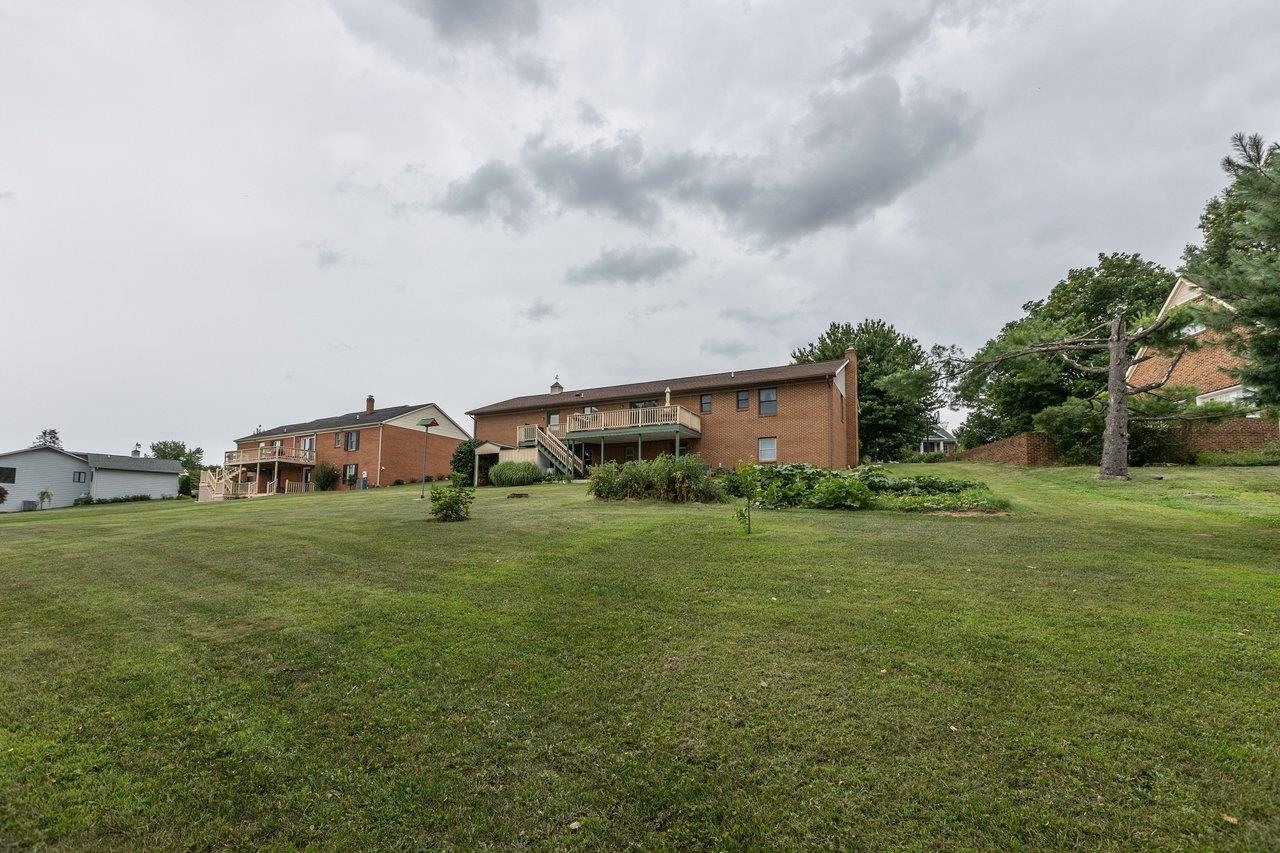 107 DOGWOOD DR, BRIDGEWATER, Virginia 22812, 5 Bedrooms Bedrooms, ,3 BathroomsBathrooms,Residential,107 DOGWOOD DR,679831 MLS # 679831 107 DOGWOOD DR, BRIDGEWATER, Virginia 22812, 5 Bedrooms Bedrooms, ,3 BathroomsBathrooms,Residential,107 DOGWOOD DR,679831 MLS # 679831