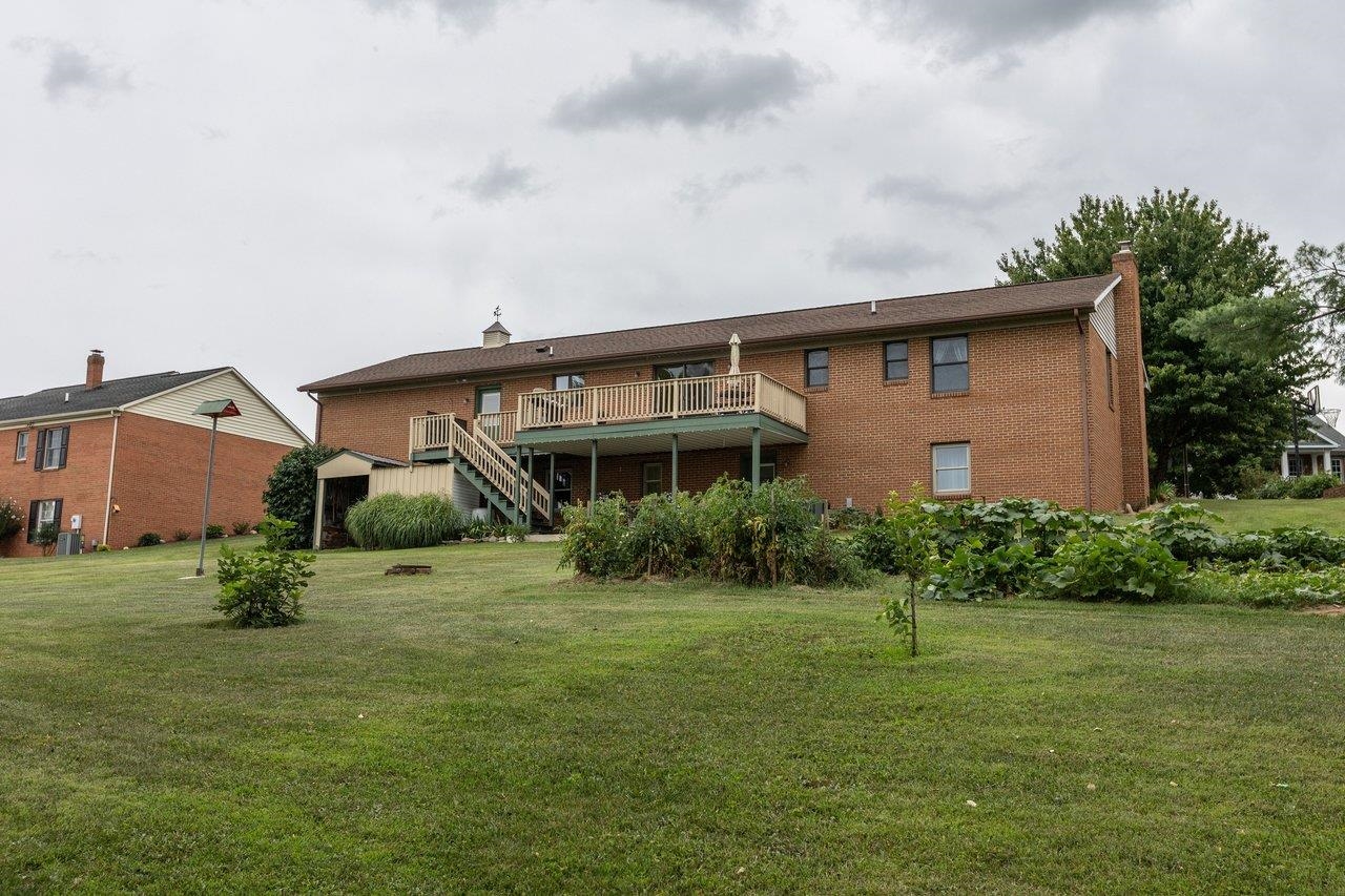107 DOGWOOD DR, BRIDGEWATER, Virginia 22812, 5 Bedrooms Bedrooms, ,3 BathroomsBathrooms,Residential,107 DOGWOOD DR,679831 MLS # 679831 107 DOGWOOD DR, BRIDGEWATER, Virginia 22812, 5 Bedrooms Bedrooms, ,3 BathroomsBathrooms,Residential,107 DOGWOOD DR,679831 MLS # 679831