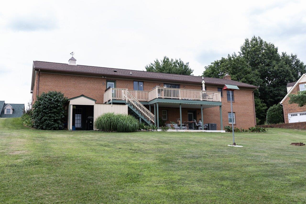107 DOGWOOD DR, BRIDGEWATER, Virginia 22812, 5 Bedrooms Bedrooms, ,3 BathroomsBathrooms,Residential,107 DOGWOOD DR,679831 MLS # 679831 107 DOGWOOD DR, BRIDGEWATER, Virginia 22812, 5 Bedrooms Bedrooms, ,3 BathroomsBathrooms,Residential,107 DOGWOOD DR,679831 MLS # 679831