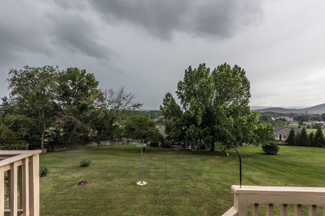 107 DOGWOOD DR, BRIDGEWATER, Virginia 22812, 5 Bedrooms Bedrooms, ,3 BathroomsBathrooms,Residential,107 DOGWOOD DR,679831 MLS # 679831 107 DOGWOOD DR, BRIDGEWATER, Virginia 22812, 5 Bedrooms Bedrooms, ,3 BathroomsBathrooms,Residential,107 DOGWOOD DR,679831 MLS # 679831