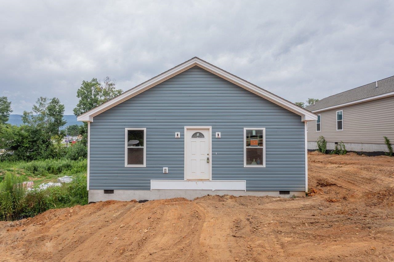 387 TRENTON AVE, SHENANDOAH, Virginia 22849, 4 Bedrooms Bedrooms, ,2 BathroomsBathrooms,Residential,387 TRENTON AVE,679835 MLS # 679835 387 TRENTON AVE, SHENANDOAH, Virginia 22849, 4 Bedrooms Bedrooms, ,2 BathroomsBathrooms,Residential,387 TRENTON AVE,679835 MLS # 679835