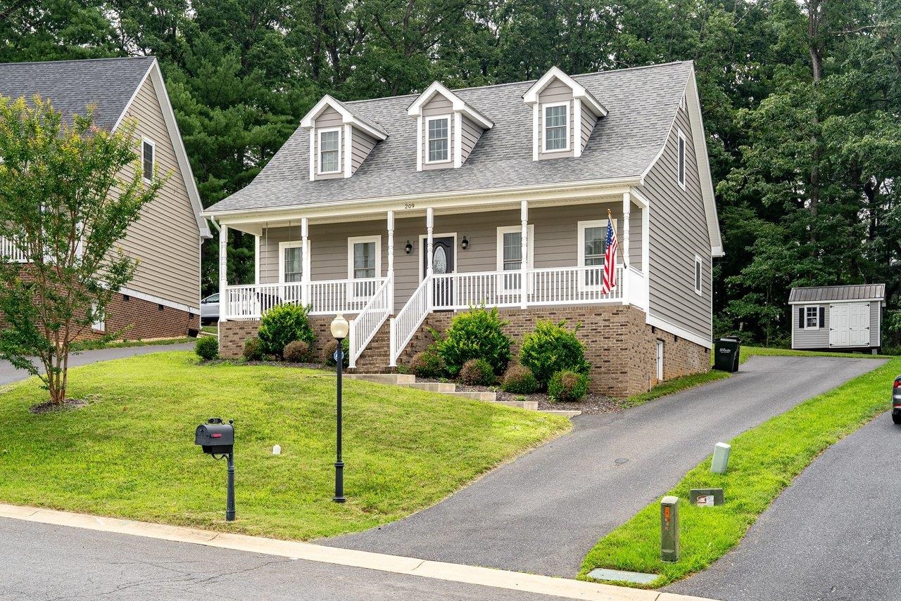 209 BELL CREEK DR, STAUNTON, Virginia 24401, 3 Bedrooms Bedrooms, ,2 BathroomsBathrooms,Residential,209 BELL CREEK DR,679845 MLS # 679845 209 BELL CREEK DR, STAUNTON, Virginia 24401, 3 Bedrooms Bedrooms, ,2 BathroomsBathrooms,Residential,209 BELL CREEK DR,679845 MLS # 679845