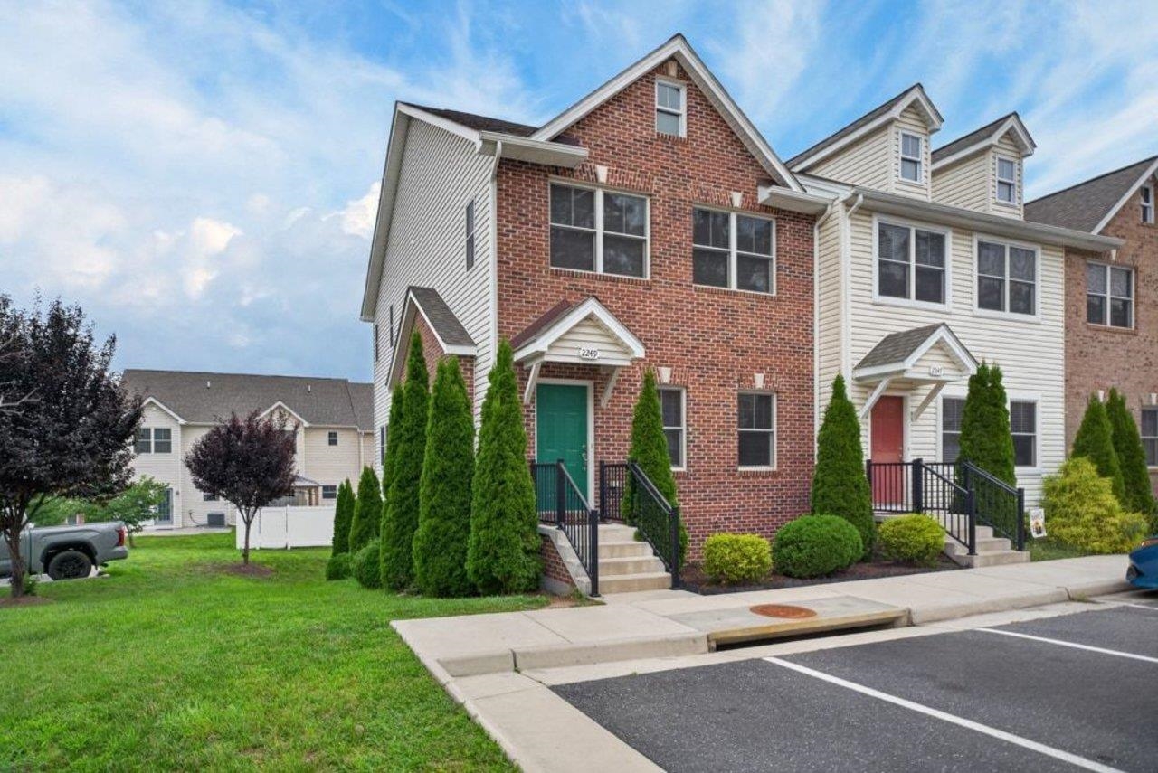 2249 DEYERLE AVE, HARRISONBURG, Virginia 22801, 3 Bedrooms Bedrooms, ,3 BathroomsBathrooms,Residential,2249 DEYERLE AVE,679850 MLS # 679850 2249 DEYERLE AVE, HARRISONBURG, Virginia 22801, 3 Bedrooms Bedrooms, ,3 BathroomsBathrooms,Residential,2249 DEYERLE AVE,679850 MLS # 679850