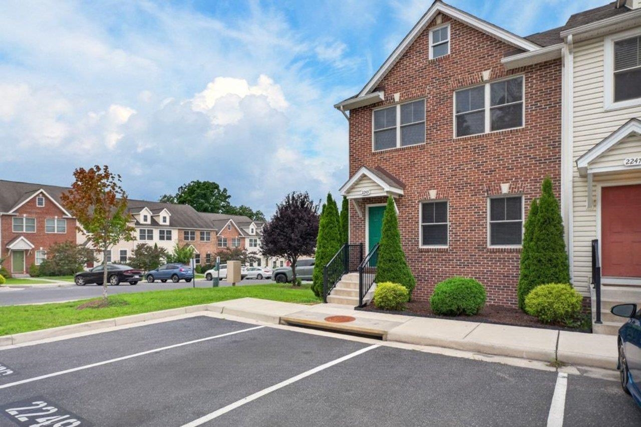 2249 DEYERLE AVE, HARRISONBURG, Virginia 22801, 3 Bedrooms Bedrooms, ,3 BathroomsBathrooms,Residential,2249 DEYERLE AVE,679850 MLS # 679850 2249 DEYERLE AVE, HARRISONBURG, Virginia 22801, 3 Bedrooms Bedrooms, ,3 BathroomsBathrooms,Residential,2249 DEYERLE AVE,679850 MLS # 679850