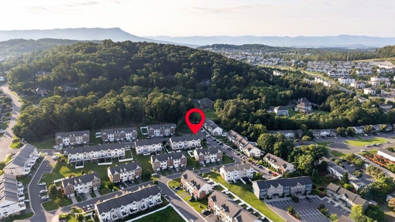 2249 DEYERLE AVE, HARRISONBURG, Virginia 22801, 3 Bedrooms Bedrooms, ,3 BathroomsBathrooms,Residential,2249 DEYERLE AVE,679850 MLS # 679850 2249 DEYERLE AVE, HARRISONBURG, Virginia 22801, 3 Bedrooms Bedrooms, ,3 BathroomsBathrooms,Residential,2249 DEYERLE AVE,679850 MLS # 679850