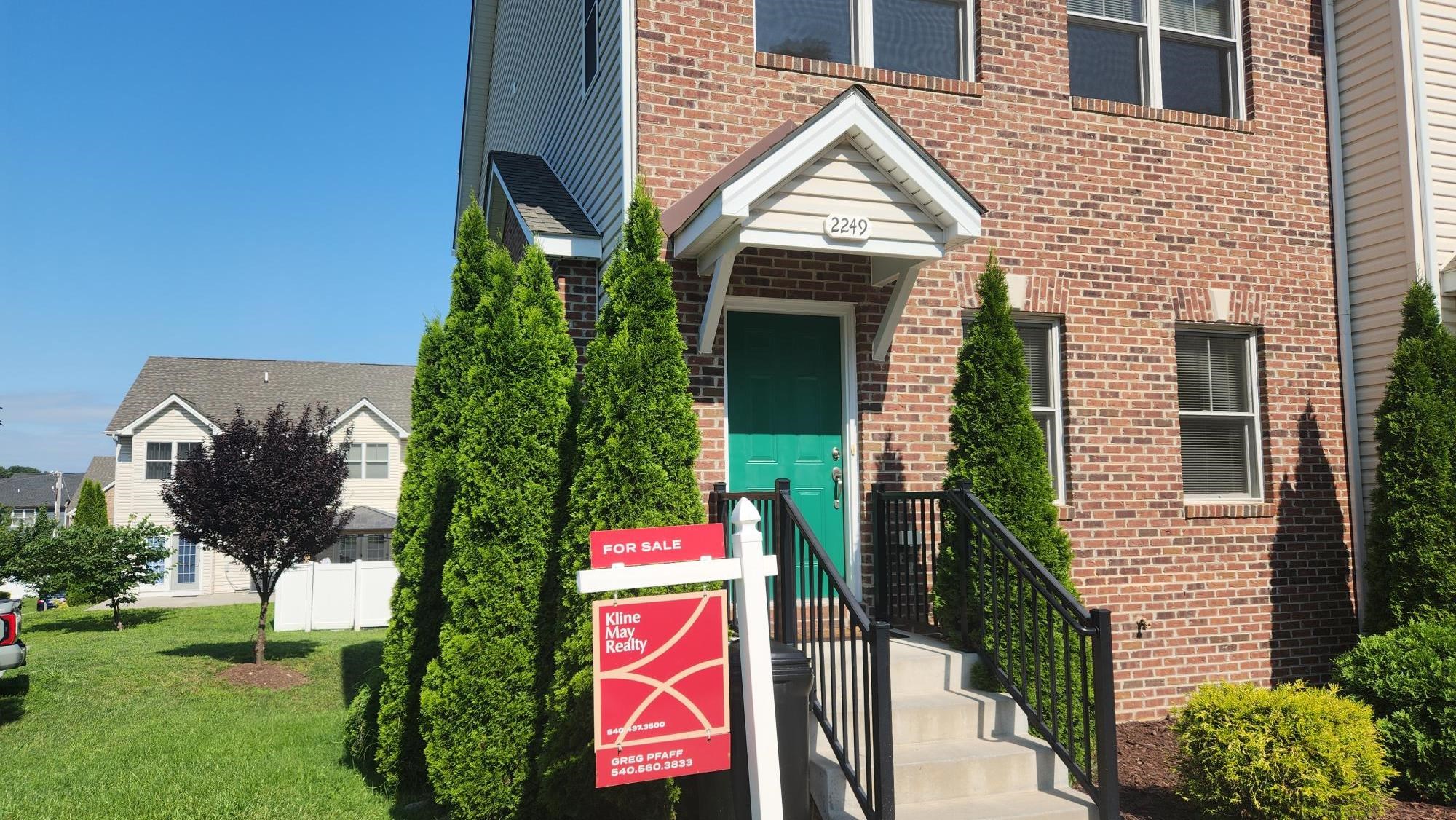 2249 DEYERLE AVE, HARRISONBURG, Virginia 22801, 3 Bedrooms Bedrooms, ,3 BathroomsBathrooms,Residential,2249 DEYERLE AVE,679850 MLS # 679850 2249 DEYERLE AVE, HARRISONBURG, Virginia 22801, 3 Bedrooms Bedrooms, ,3 BathroomsBathrooms,Residential,2249 DEYERLE AVE,679850 MLS # 679850