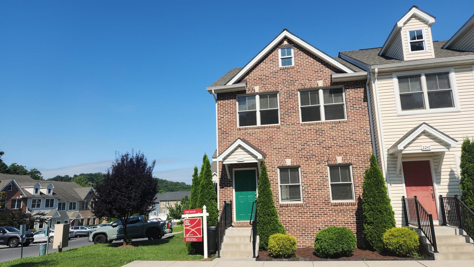 2249 DEYERLE AVE, HARRISONBURG, Virginia 22801, 3 Bedrooms Bedrooms, ,3 BathroomsBathrooms,Residential,2249 DEYERLE AVE,679850 MLS # 679850 2249 DEYERLE AVE, HARRISONBURG, Virginia 22801, 3 Bedrooms Bedrooms, ,3 BathroomsBathrooms,Residential,2249 DEYERLE AVE,679850 MLS # 679850
