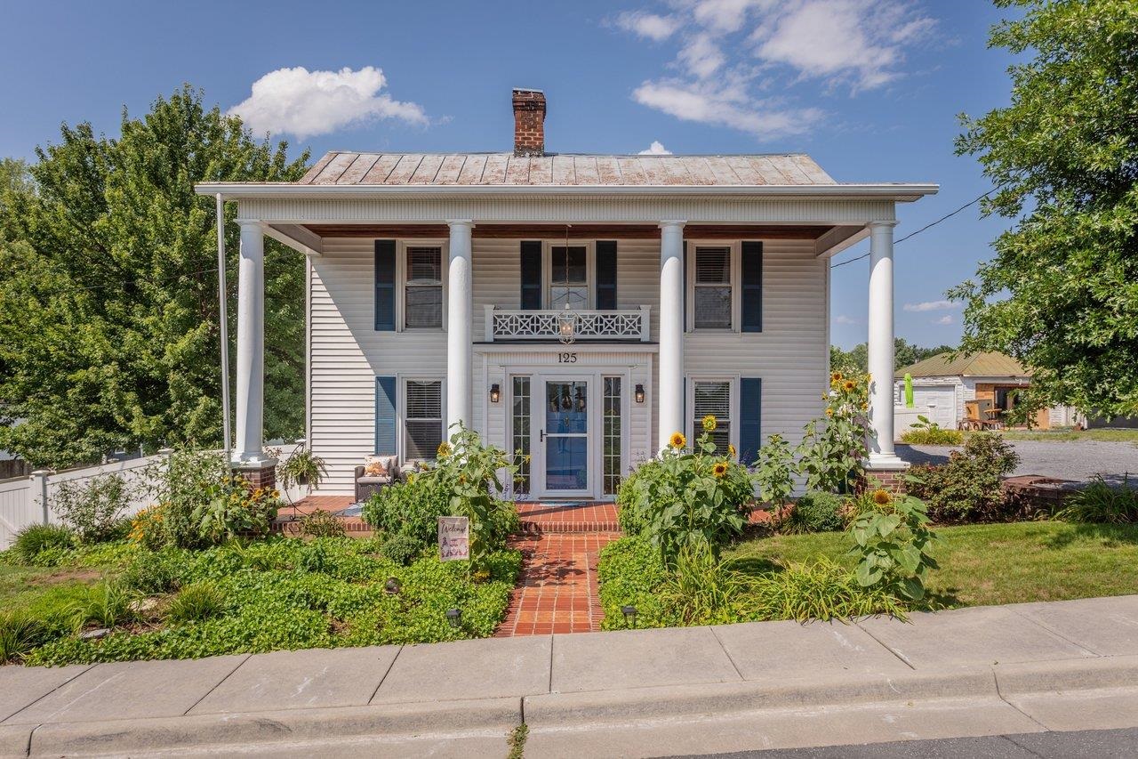 Colonial Curb Appeal Colonial Curb Appeal