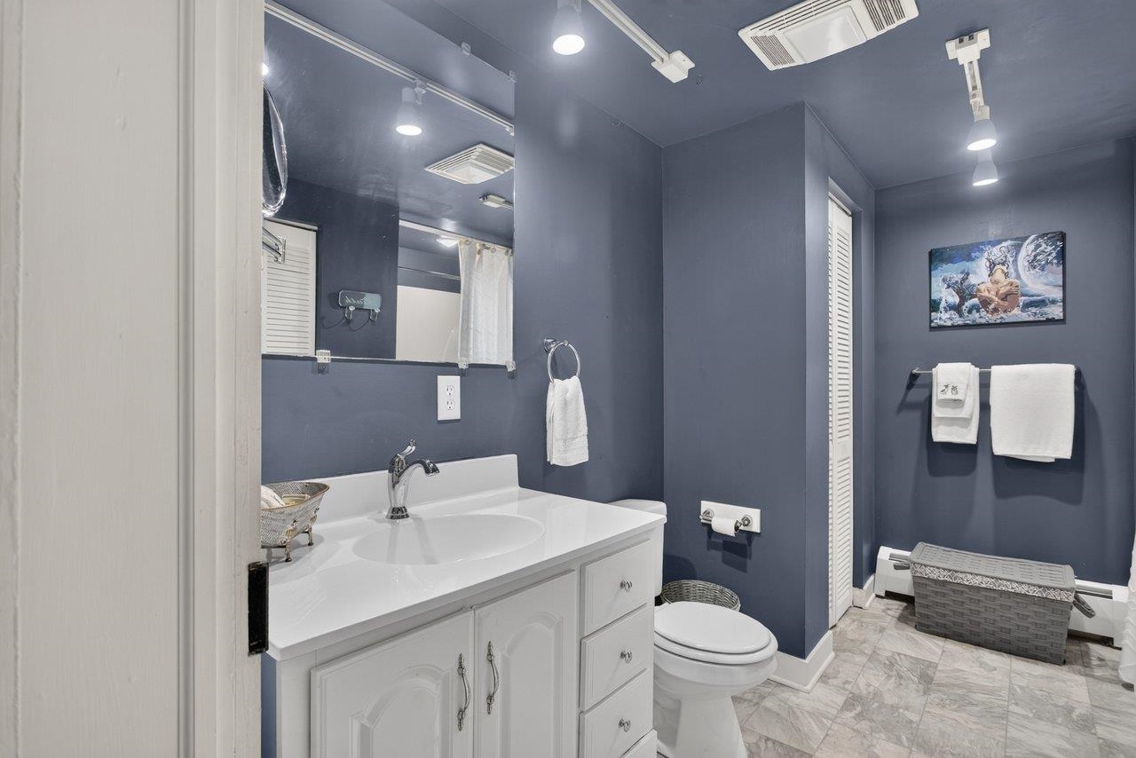 Master bathroom Master bathroom