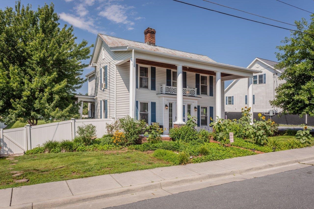 Colonial curb appeal Colonial curb appeal
