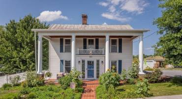 Colonial Curb Appeal