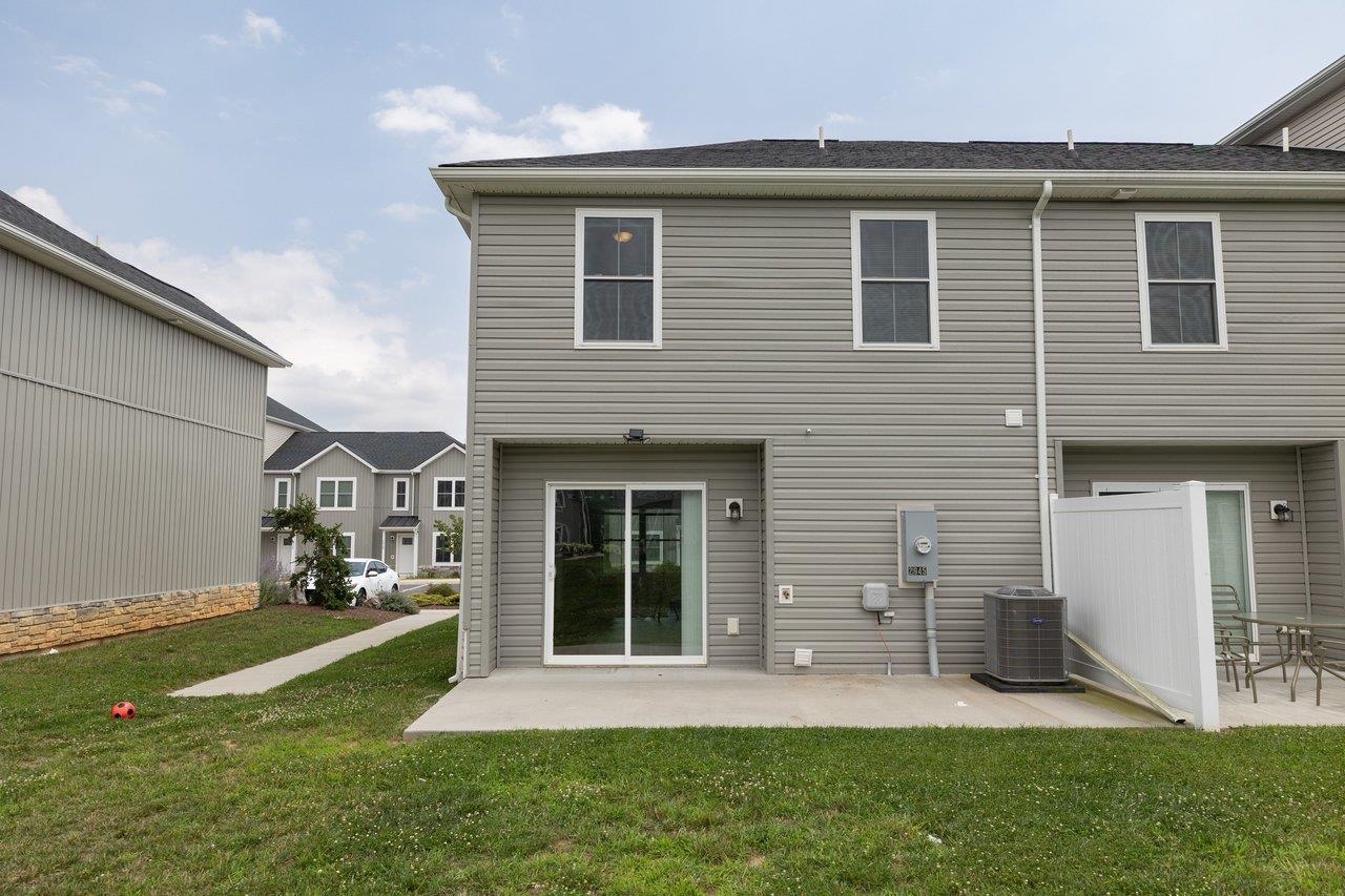 2945 LOCUST GROVE CT, ROCKINGHAM, Virginia 22801, 3 Bedrooms Bedrooms, ,2 BathroomsBathrooms,Residential,2945 LOCUST GROVE CT,679856 MLS # 679856