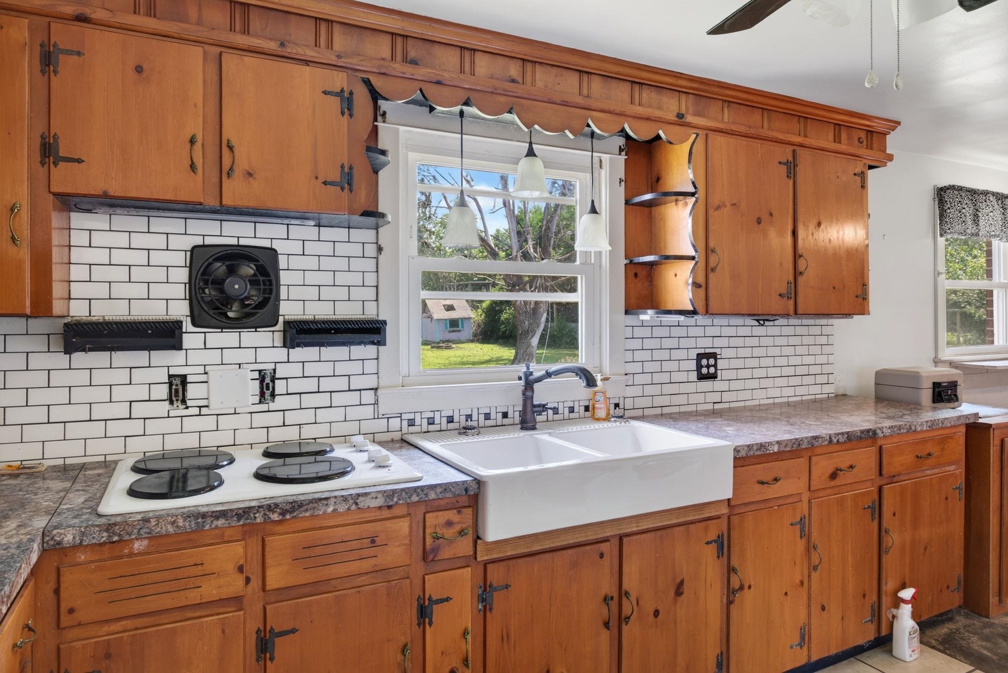249 SOUTH EAST SIDE HWY, ELKTON, Virginia 22827, 3 Bedrooms Bedrooms, ,1 BathroomBathrooms,Residential,249 SOUTH EAST SIDE HWY,679857 MLS # 679857