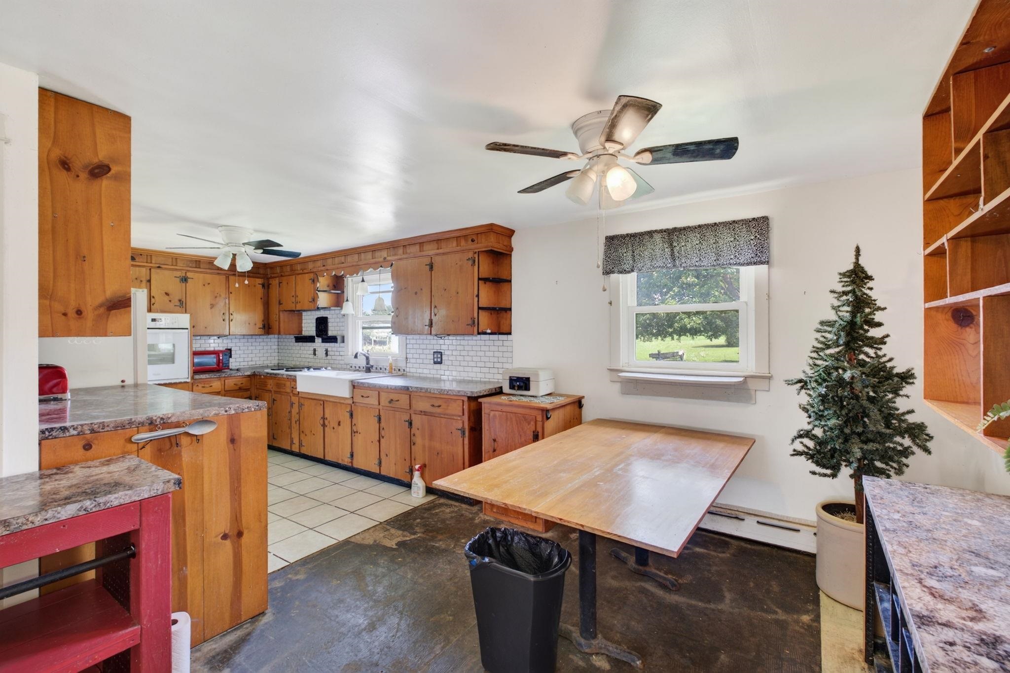 249 SOUTH EAST SIDE HWY, ELKTON, Virginia 22827, 3 Bedrooms Bedrooms, ,1 BathroomBathrooms,Residential,249 SOUTH EAST SIDE HWY,679857 MLS # 679857