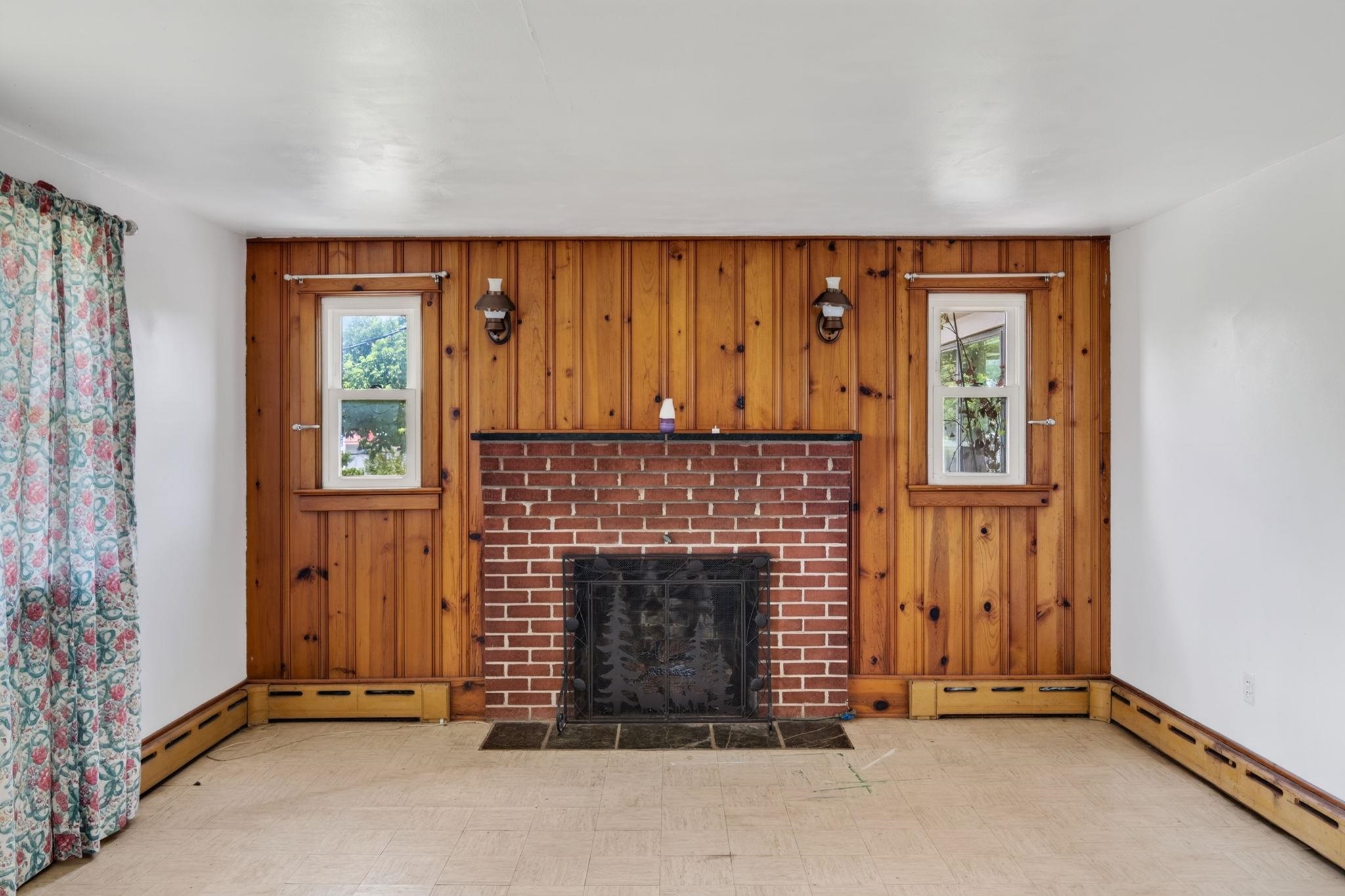 249 SOUTH EAST SIDE HWY, ELKTON, Virginia 22827, 3 Bedrooms Bedrooms, ,1 BathroomBathrooms,Residential,249 SOUTH EAST SIDE HWY,679857 MLS # 679857