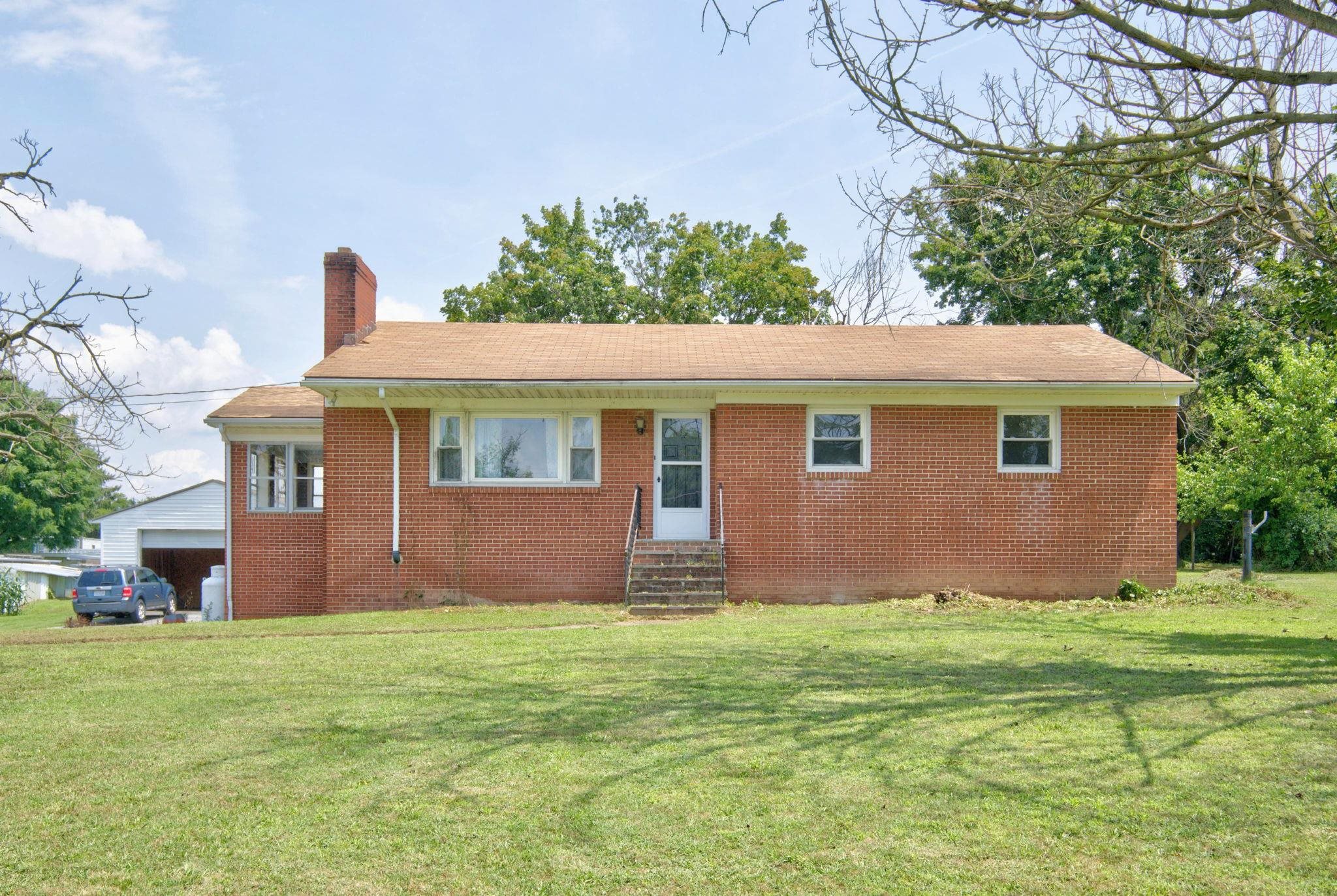 249 SOUTH EAST SIDE HWY, ELKTON, Virginia 22827, 3 Bedrooms Bedrooms, ,1 BathroomBathrooms,Residential,249 SOUTH EAST SIDE HWY,679857 MLS # 679857
